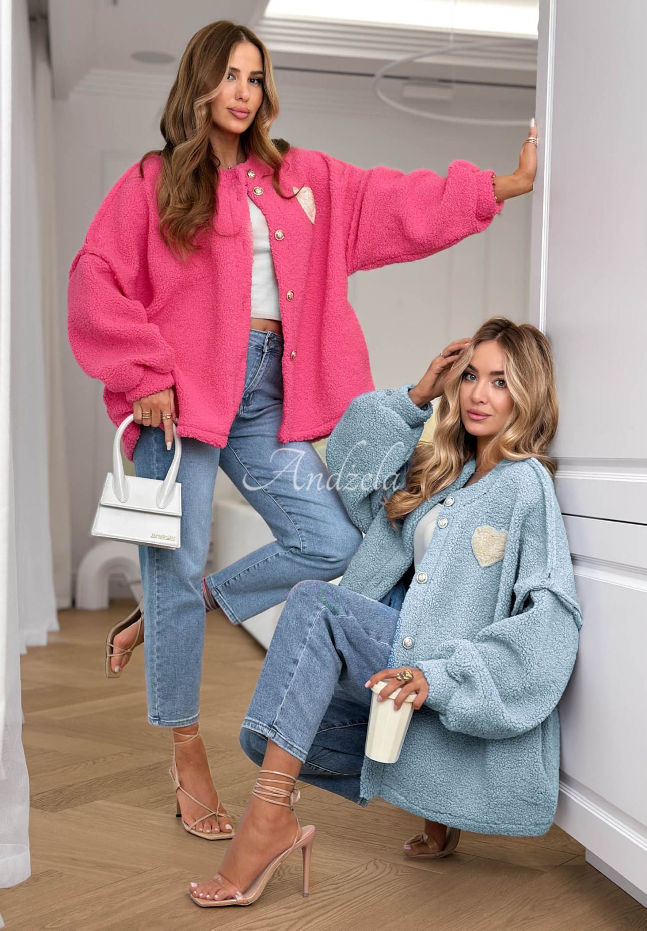 Krátká kožíšková bunda April Feels blankytná