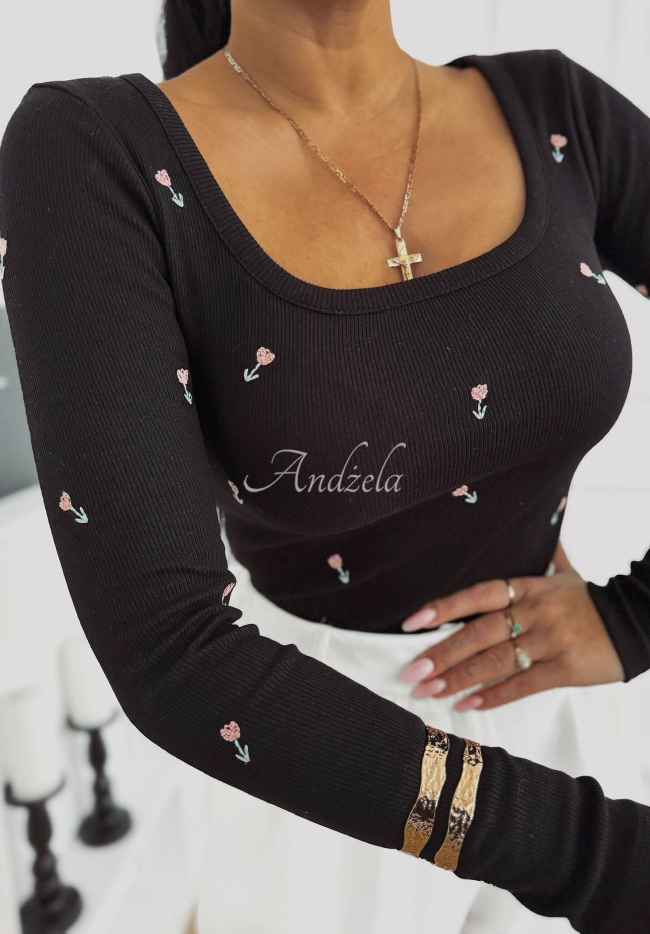 Vroubkovaná květovaná halenka z bavlny Rosalie černá