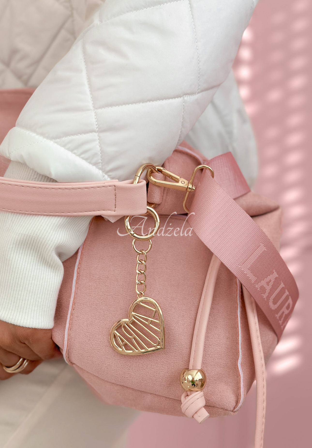 Kabelka s ozdobným prošíváním Everyday Smile jasně růžová