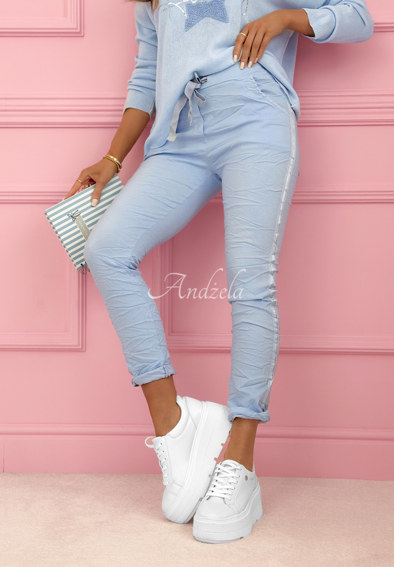 Viskózové kalhoty s lampasy The Spring Begins blankytné