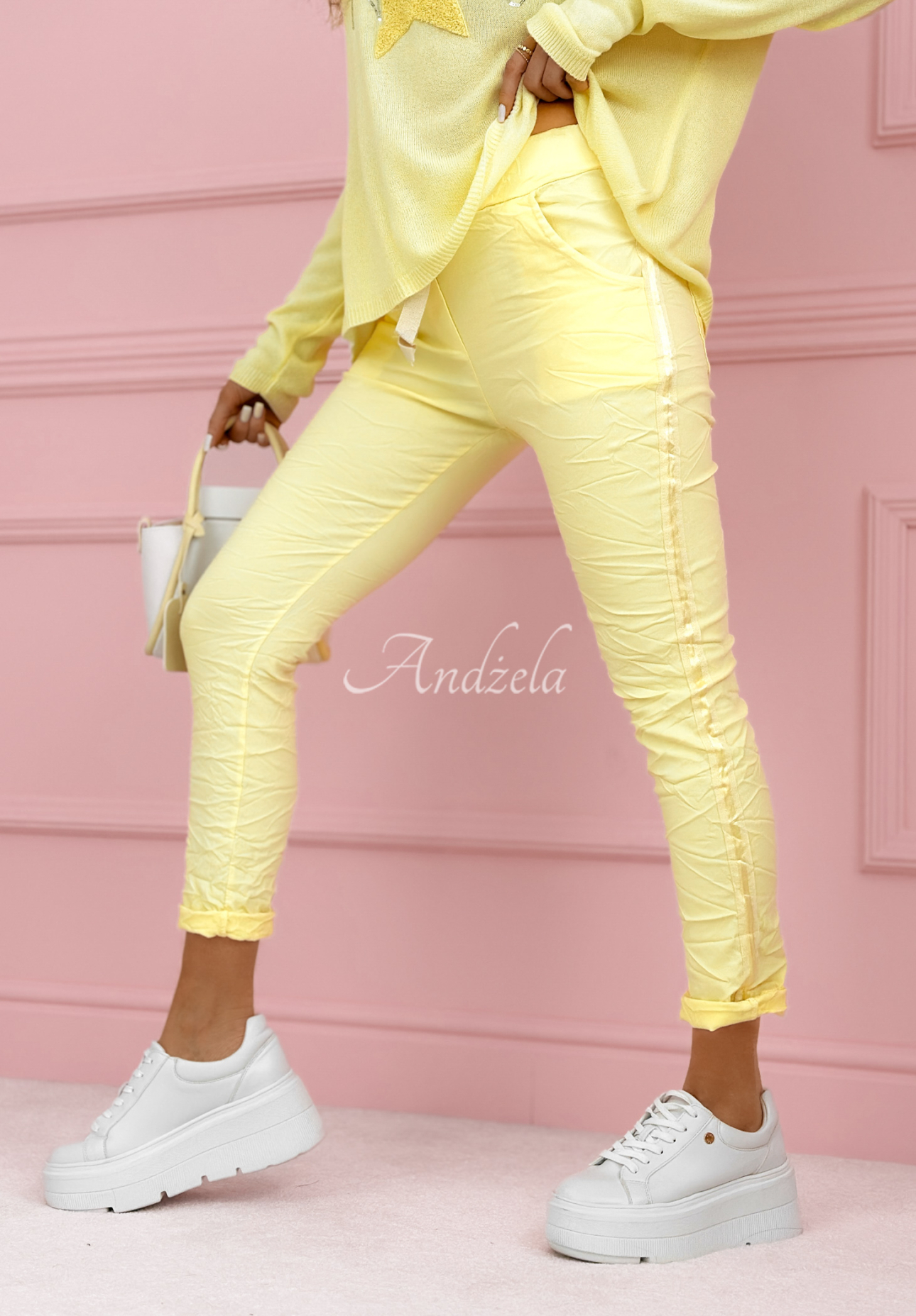 Viskózové kalhoty s lampasy The Spring Begins žluté