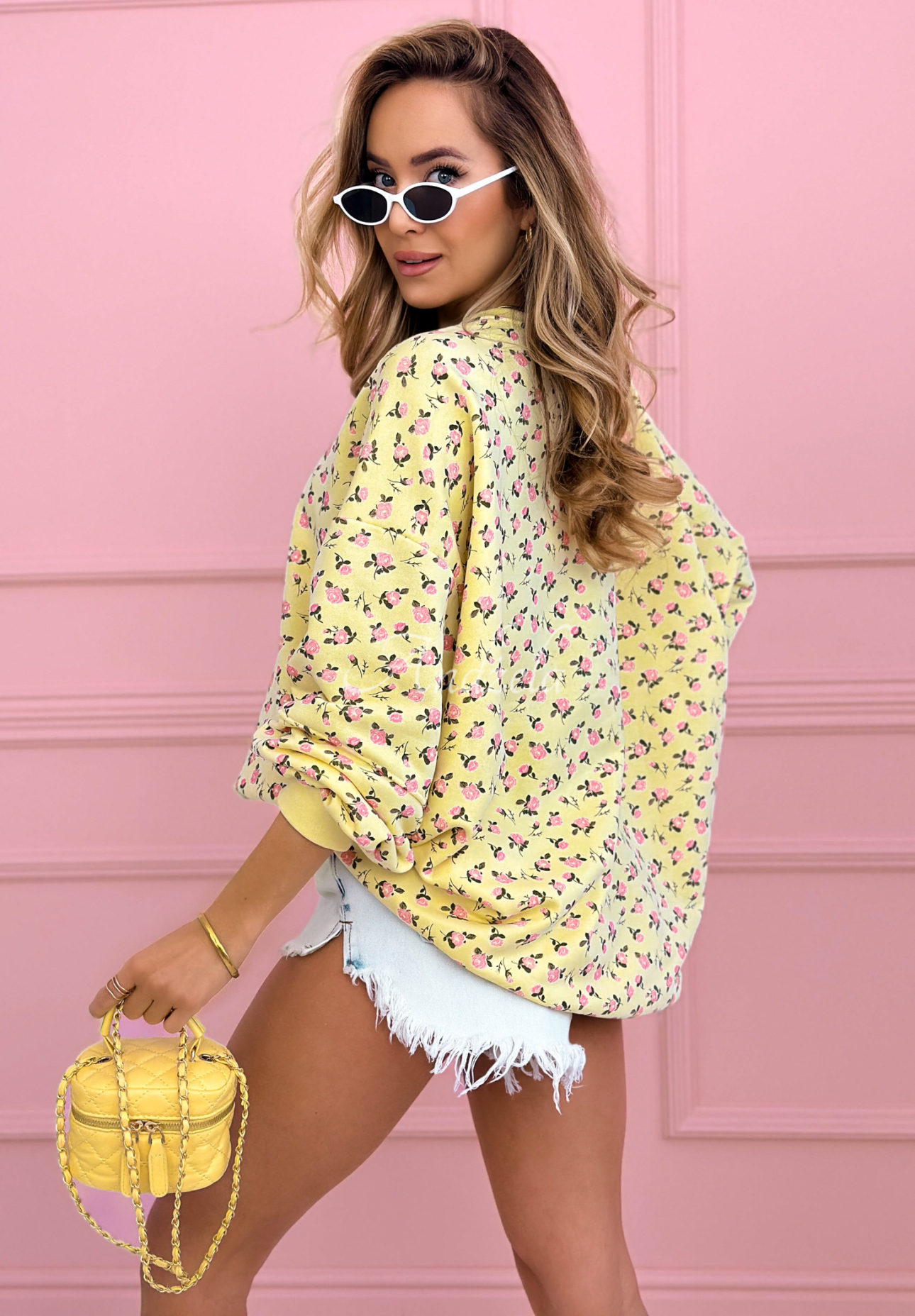 Dlouhá bavlněná oversize mikina s růžičkami The Bloom žlutá