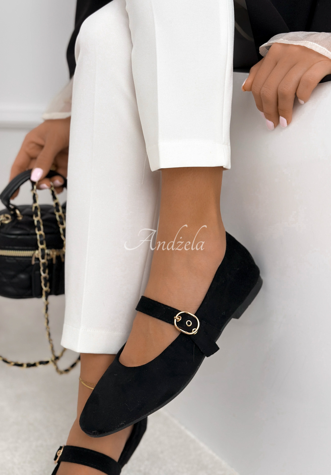 Semišové baleríny s páskem Vivienne černé