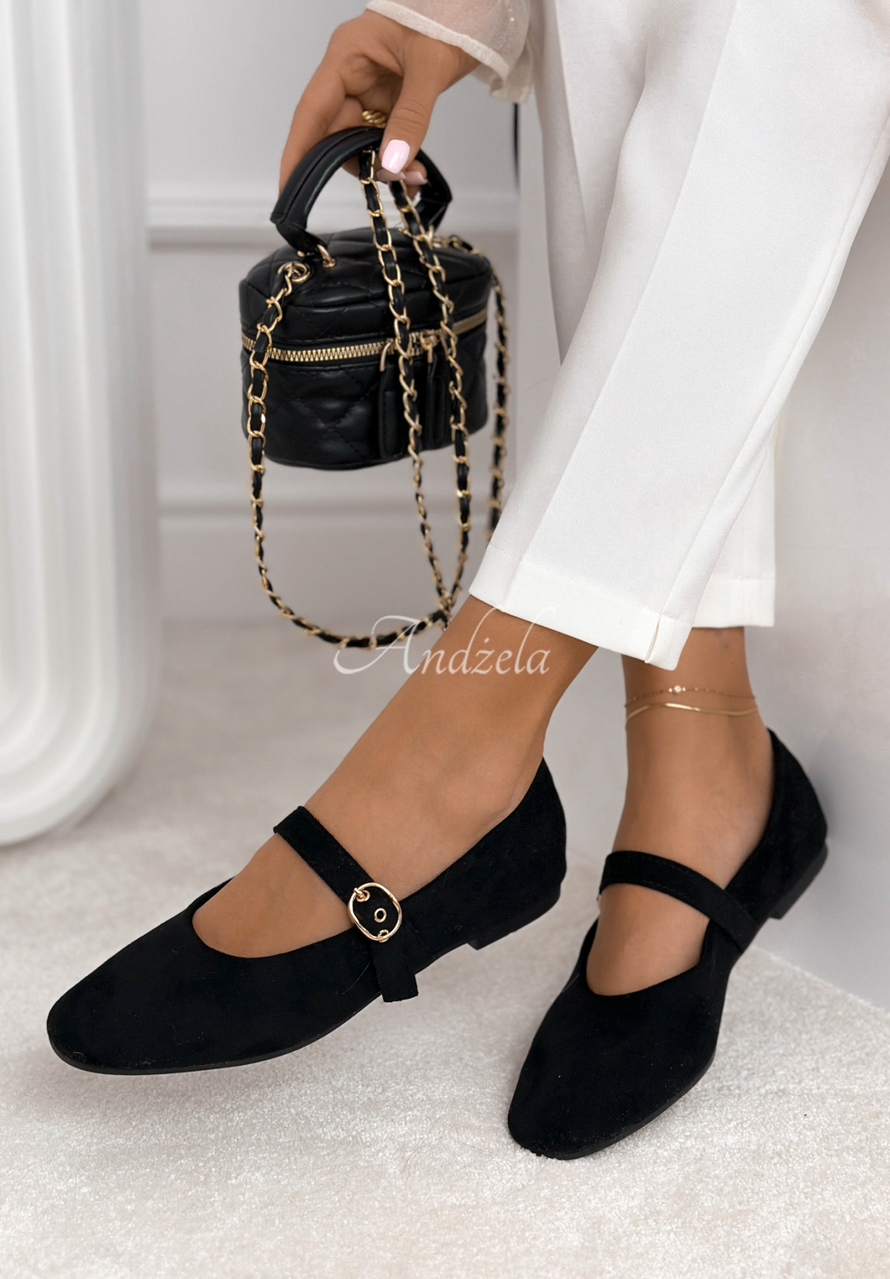 Semišové baleríny s páskem Vivienne černé