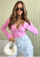 Halenka longsleeve z dekoltem i koronką Subtle Touch růžová