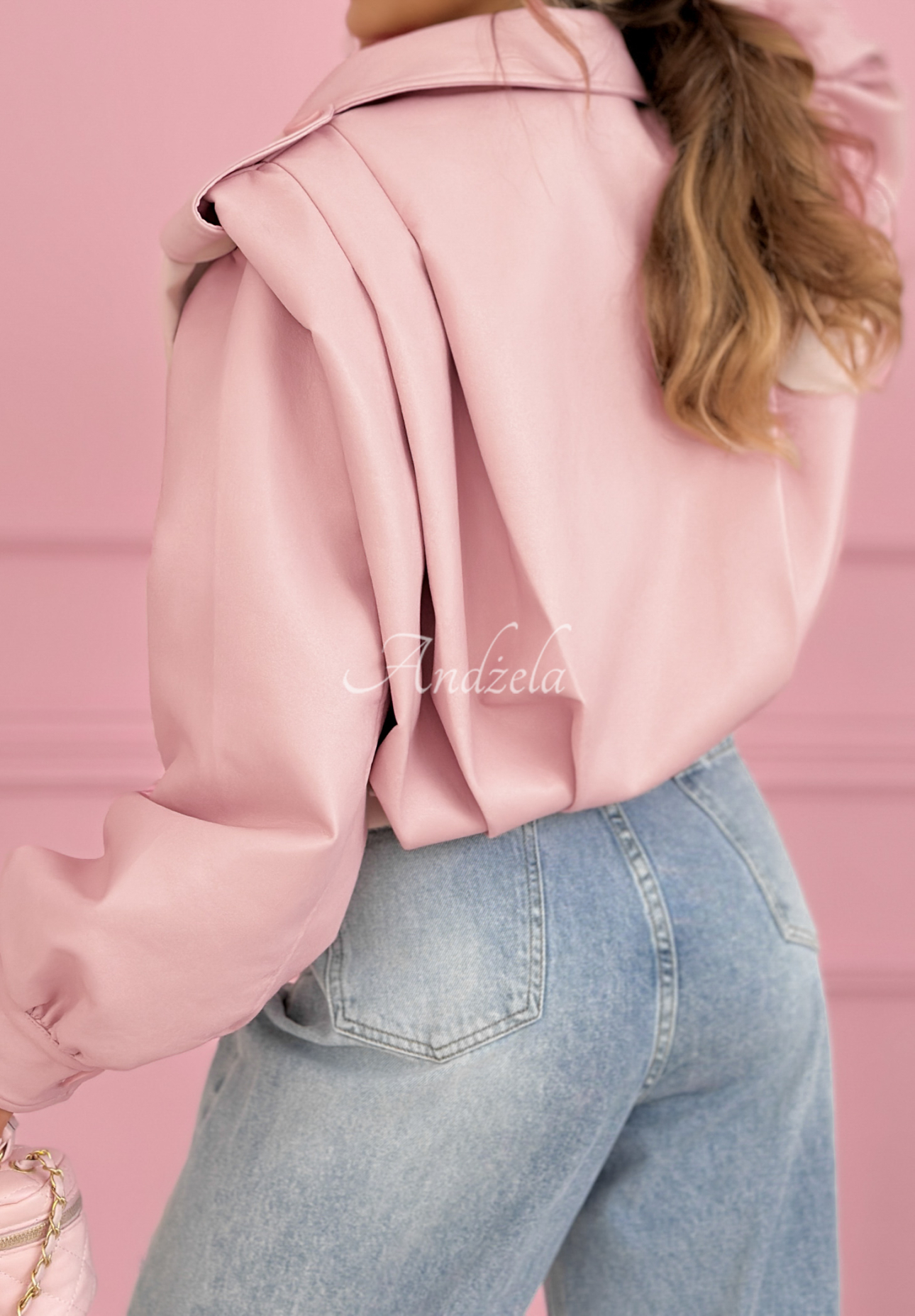 Krátká kožená bunda s límcem Valleria pudrová růžová