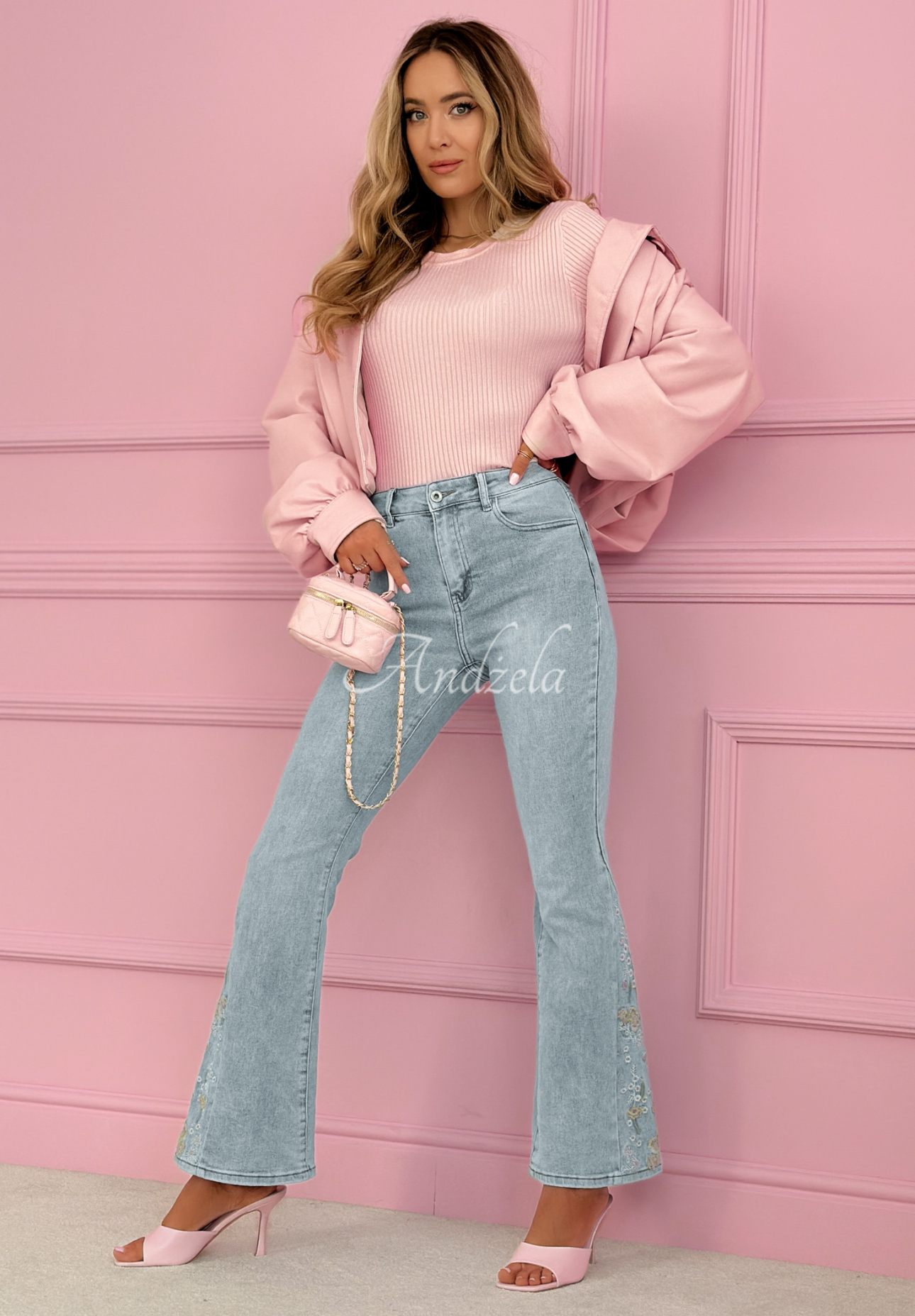 Zvonové džíny s výšivkami Nerelle světle modré