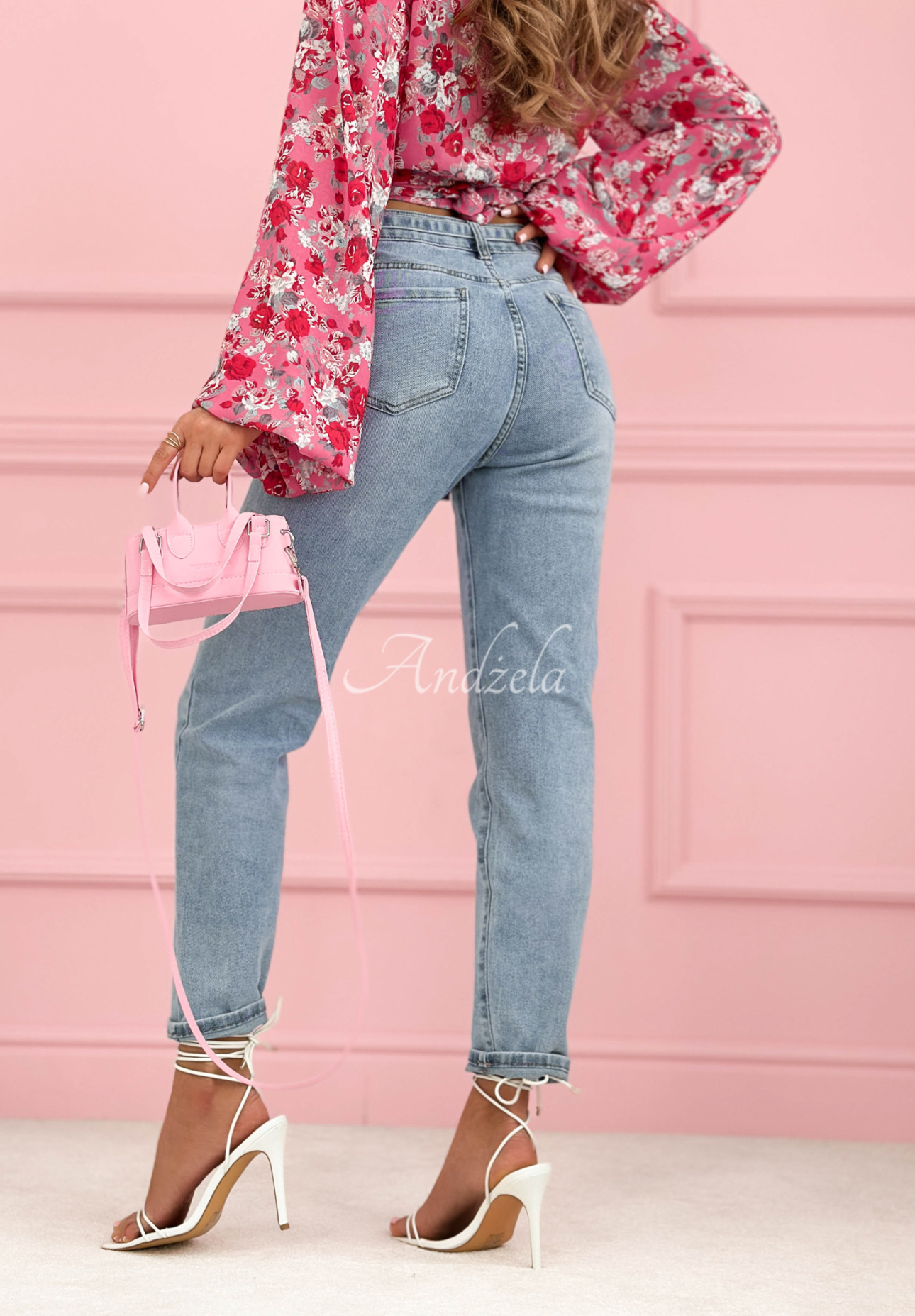 Džíny mom fit s páskem Valerio světle modré