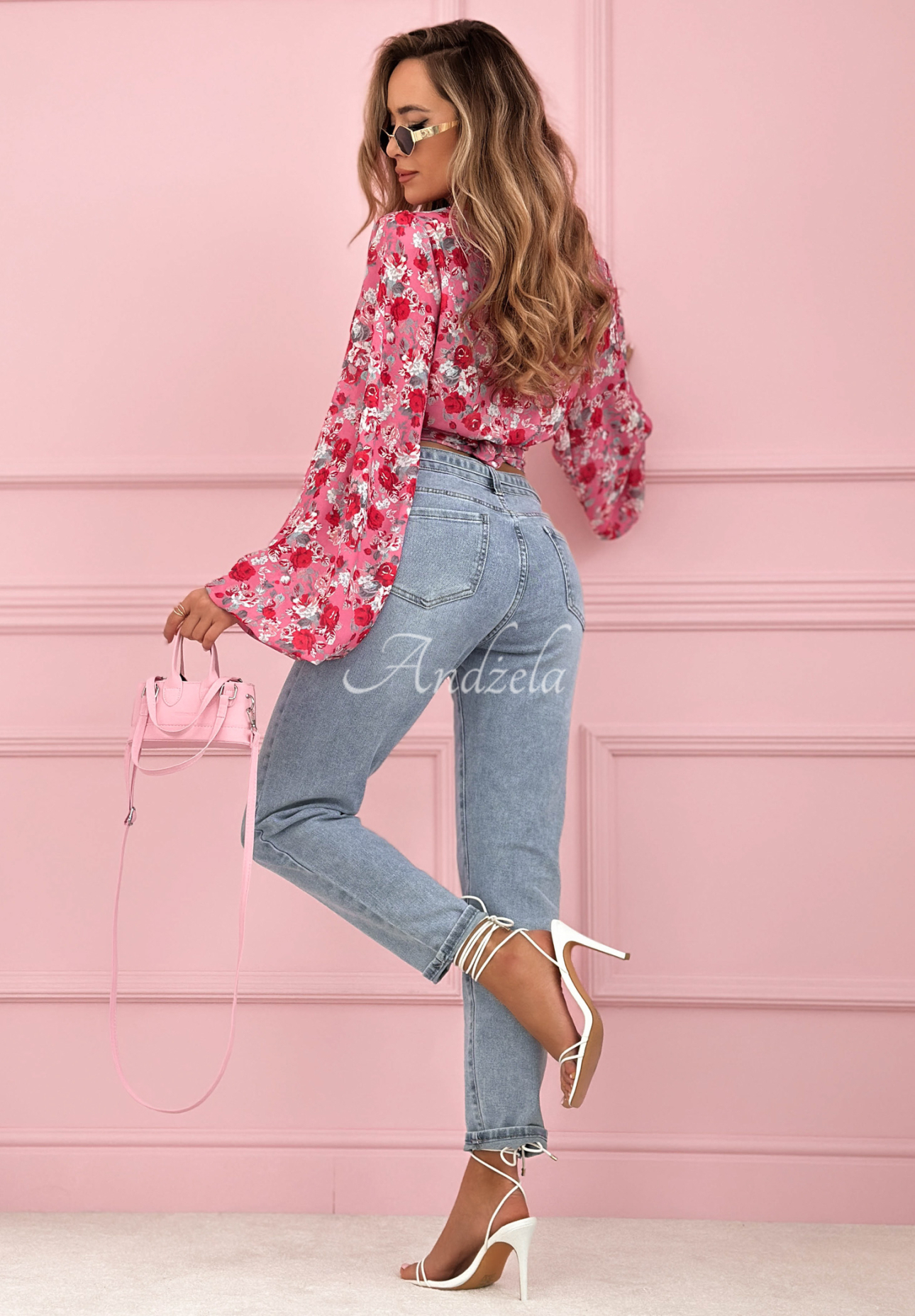 Džíny mom fit s páskem Valerio světle modré