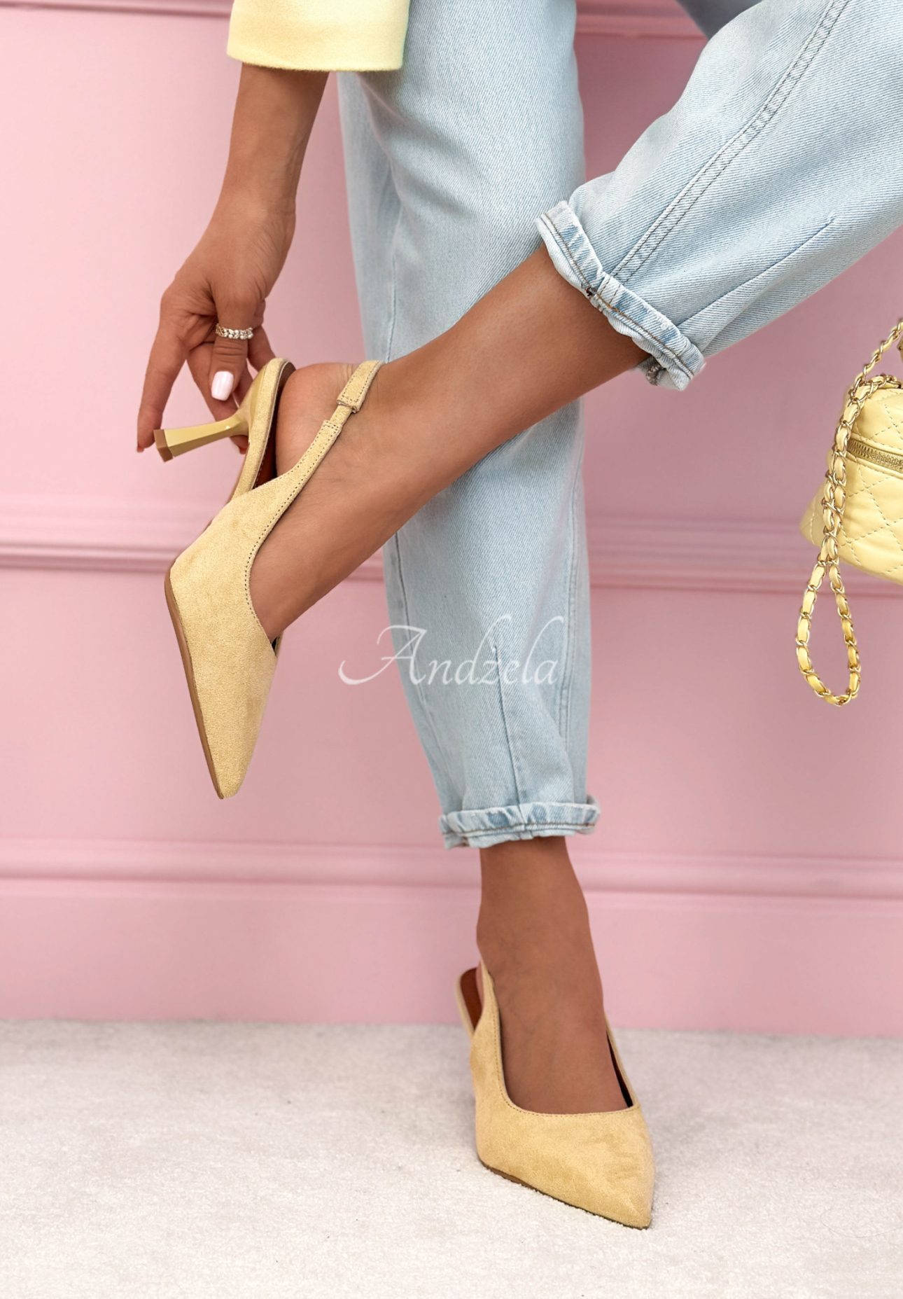 Semišové sandálky s páskem Noemi žluté