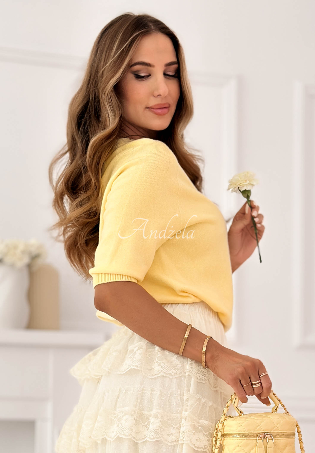 Lehký viskózový svetr s krátkým rukávem Better With You žlutá