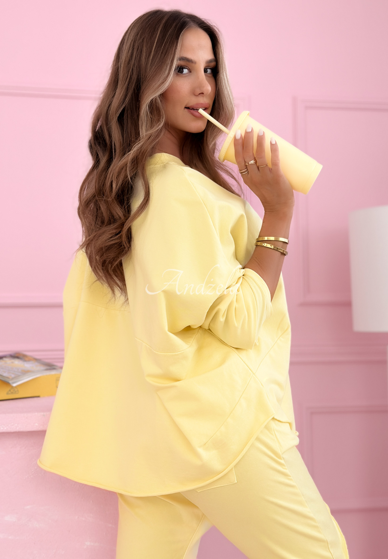 Bavlněná halenka s dlouhým rukávem Phenomenal Woman žlutá