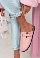 semišové chodaki z paskiem Madison černé