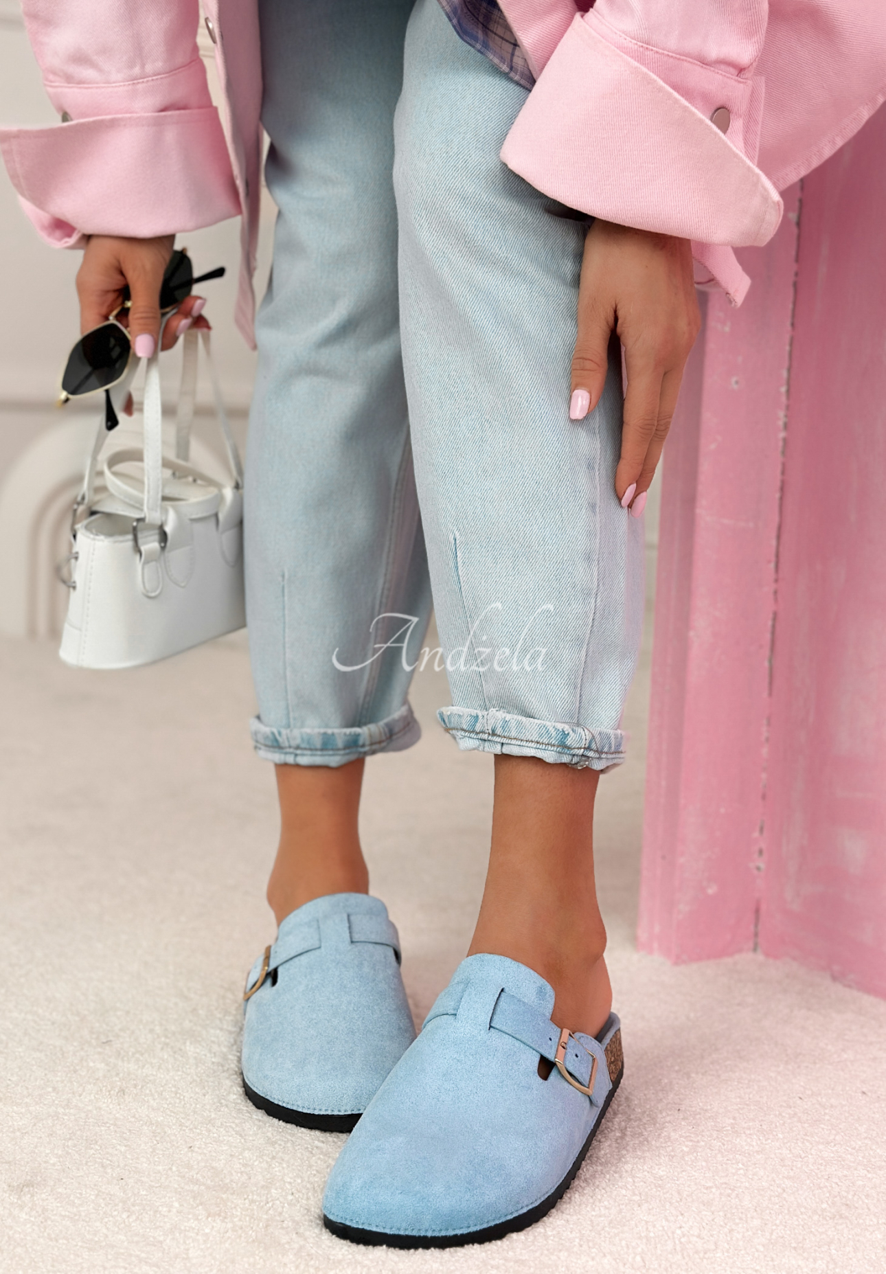 Semišové nazouváky dřeváky s páskem Madison blankytné