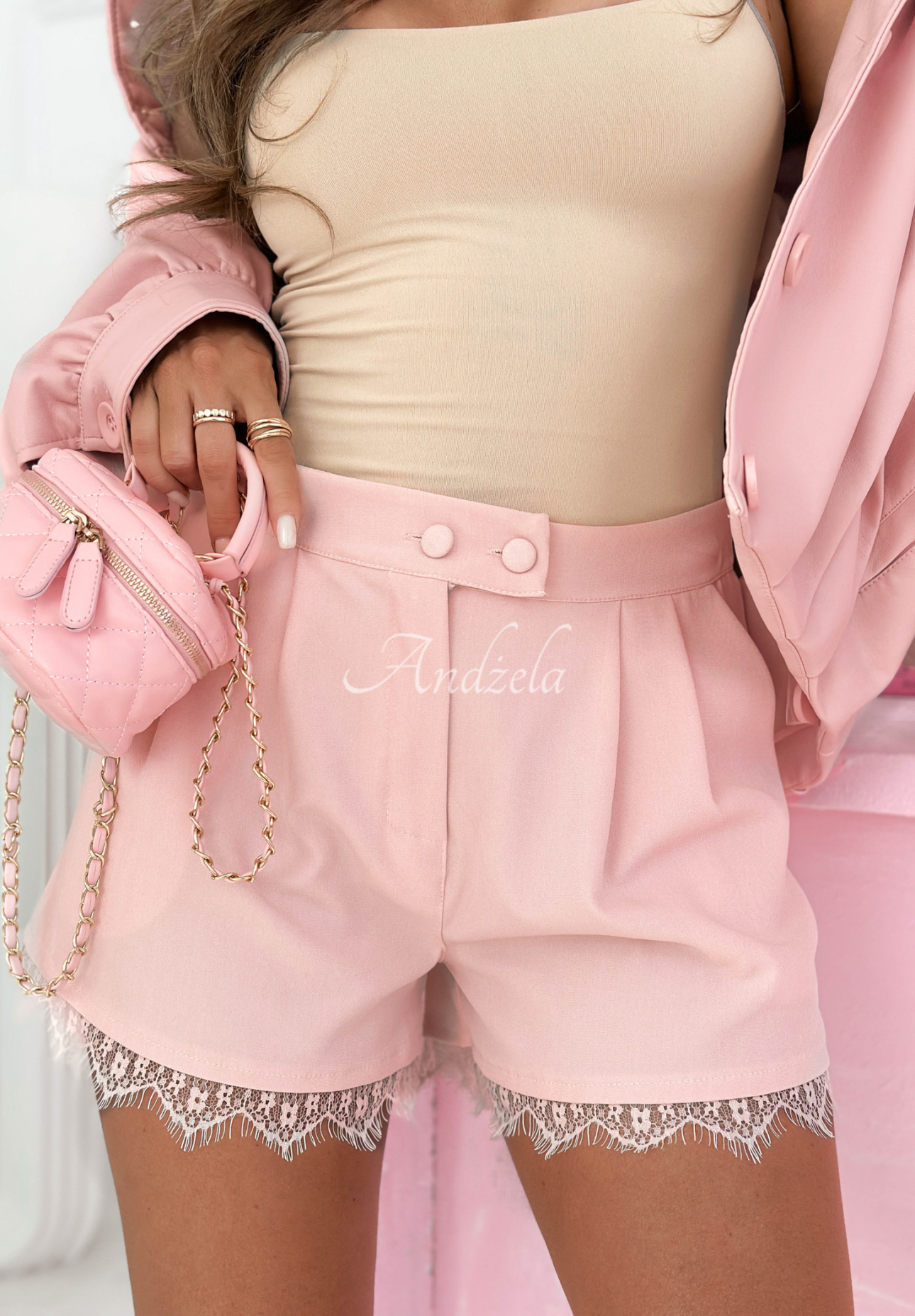 Elegantní šortky s krajkou Touch My Body růžové