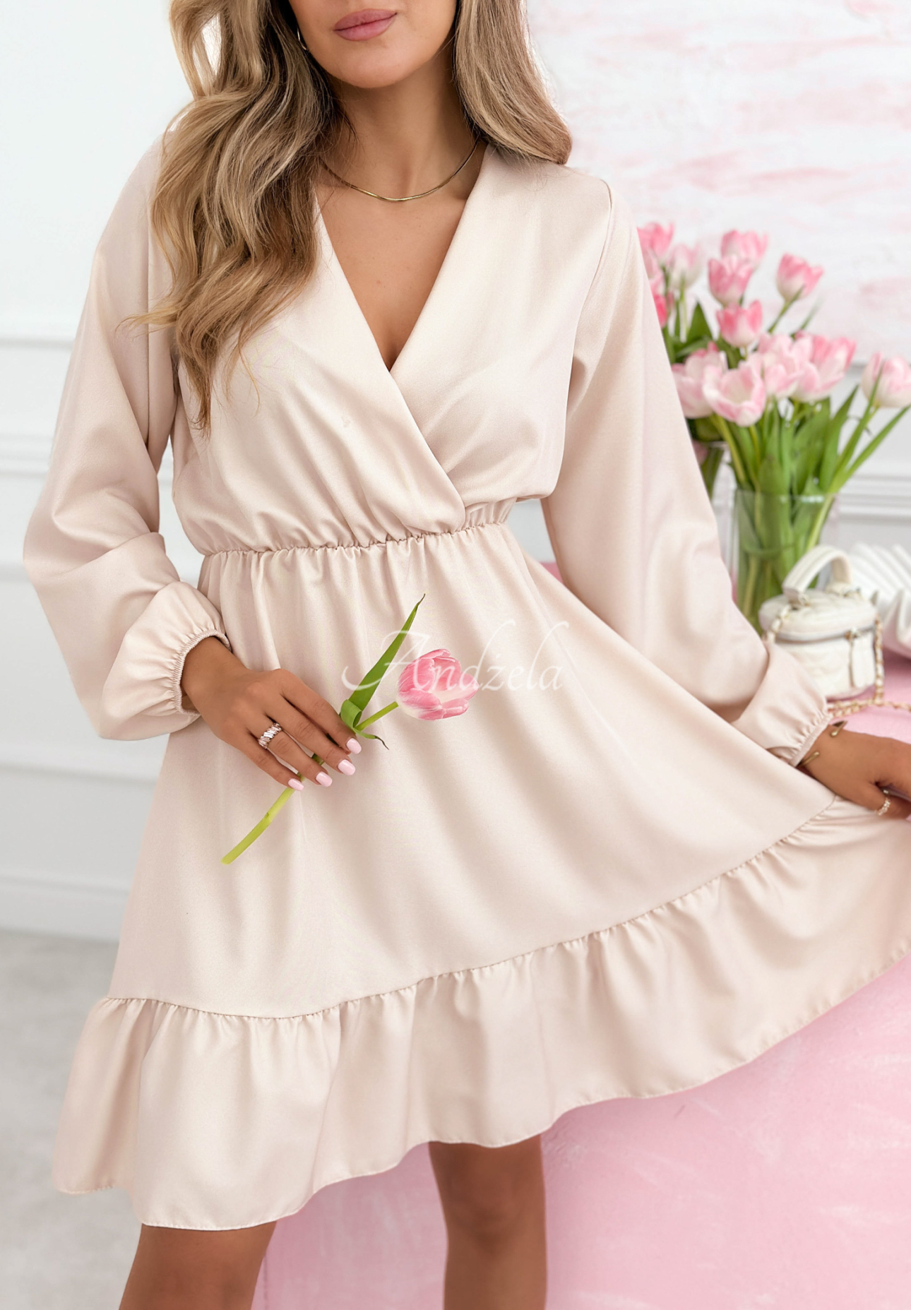 Zavinovací šaty s volánky a viskózou Valentina béžová