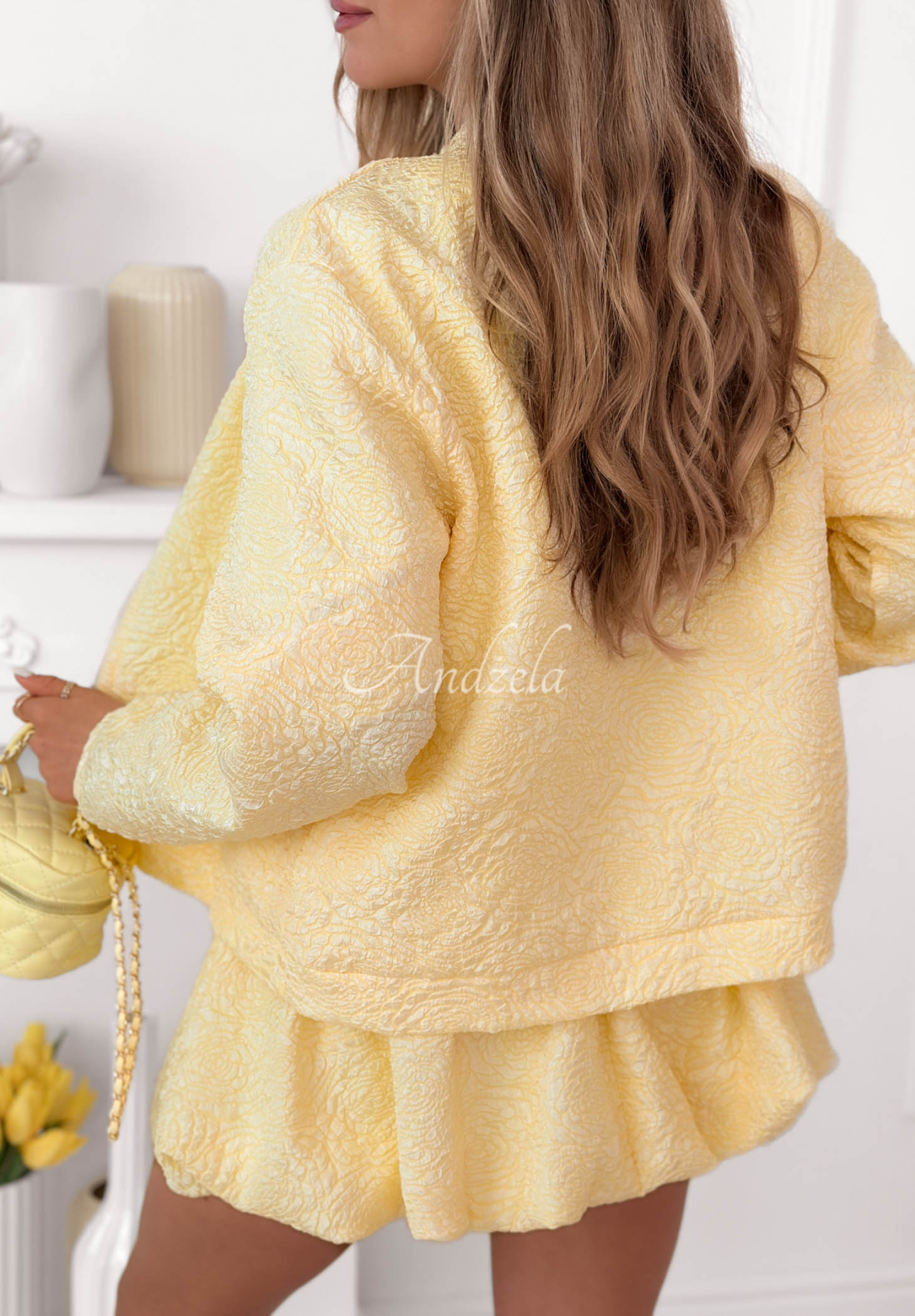 Krátká strukturovaná bunda bomberka Layla žlutá