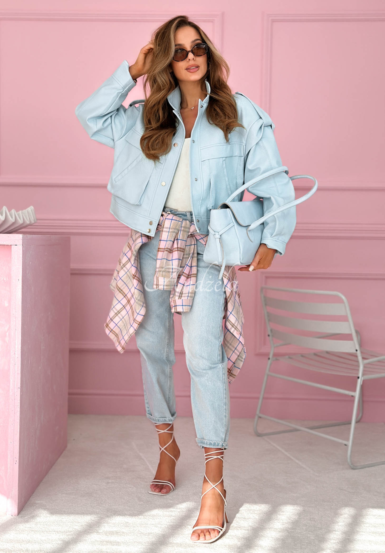 Krátká kožená bunda s límečkem Jolie blankytná