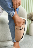 semišové chodaki z paskiem Madison černé