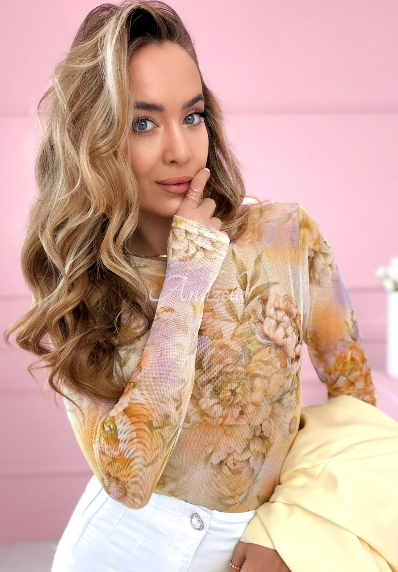 Síťované body v květy Skylar  žluté