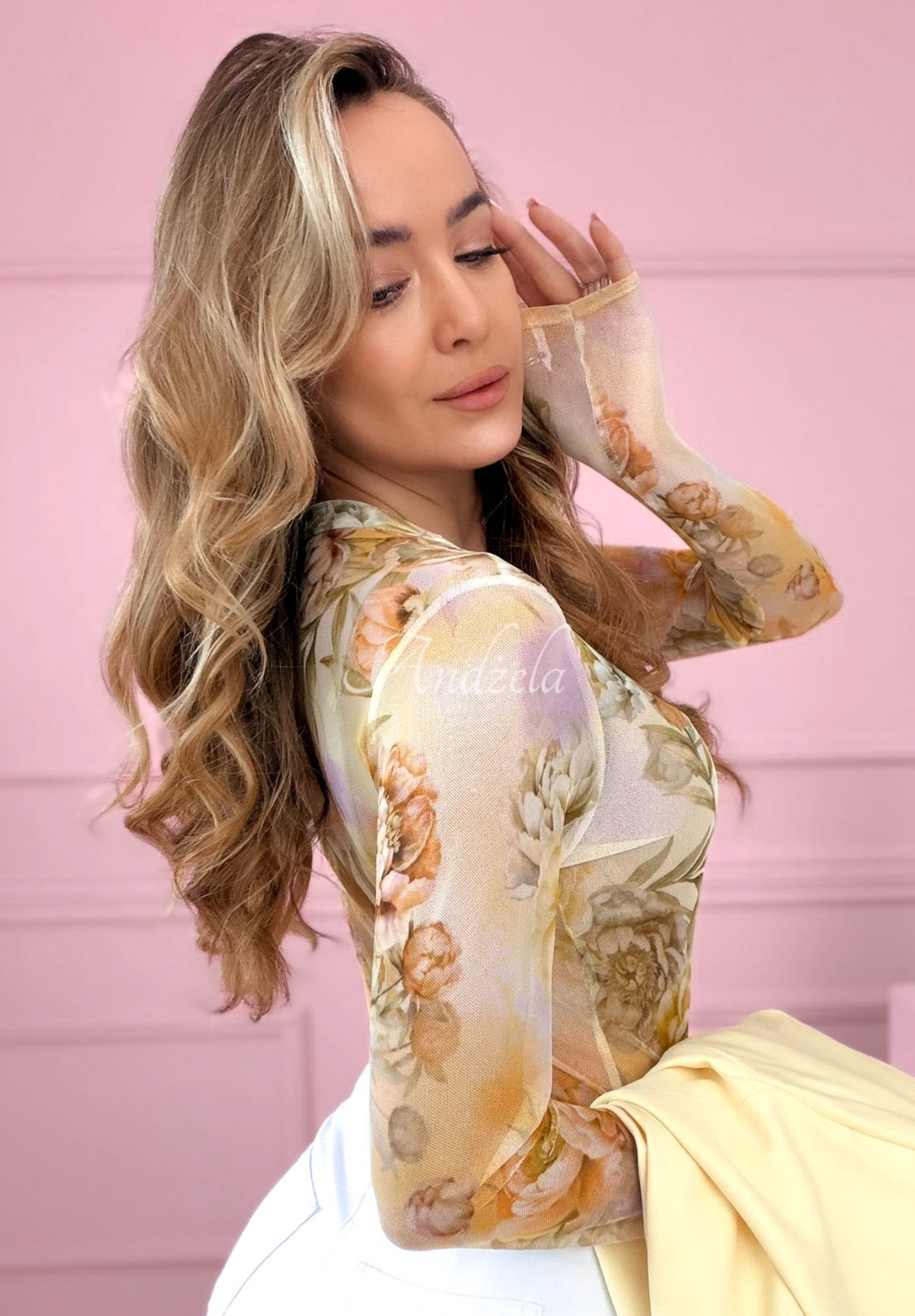 Síťované body v květy Skylar  žluté