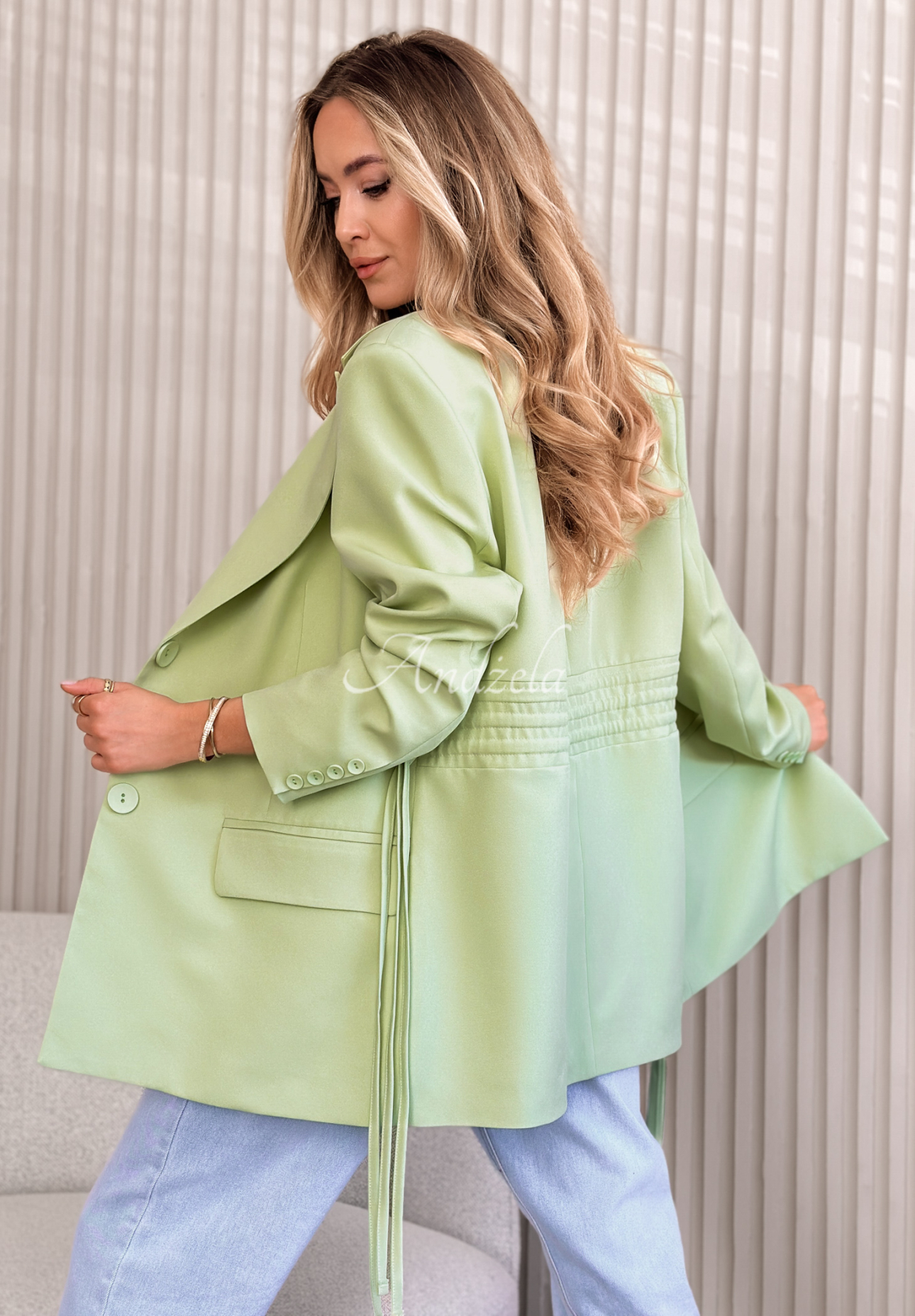 Sako s vázáním She Believed It pistáciová