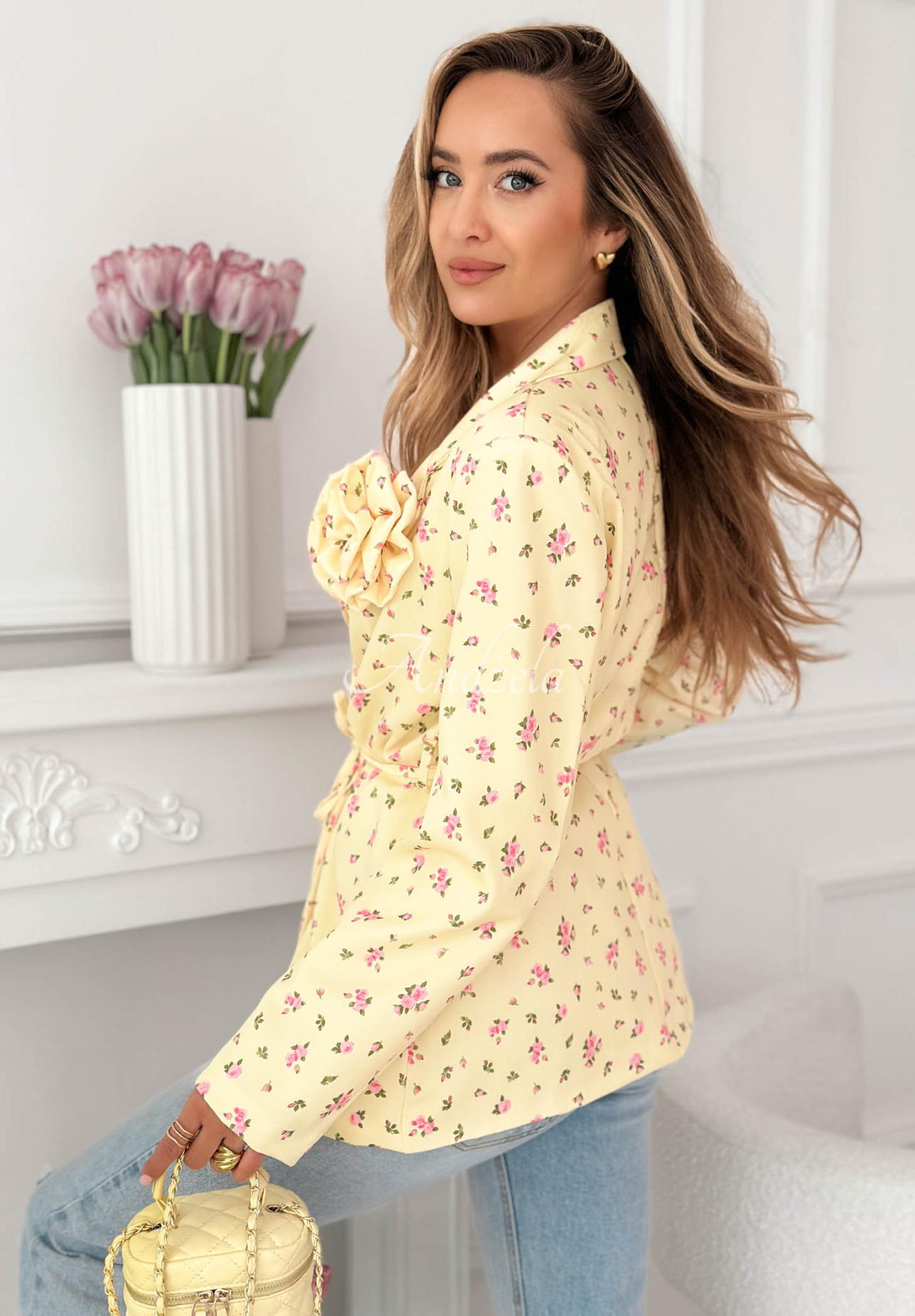 Květované sako s páskem a růží Macarena žlutá