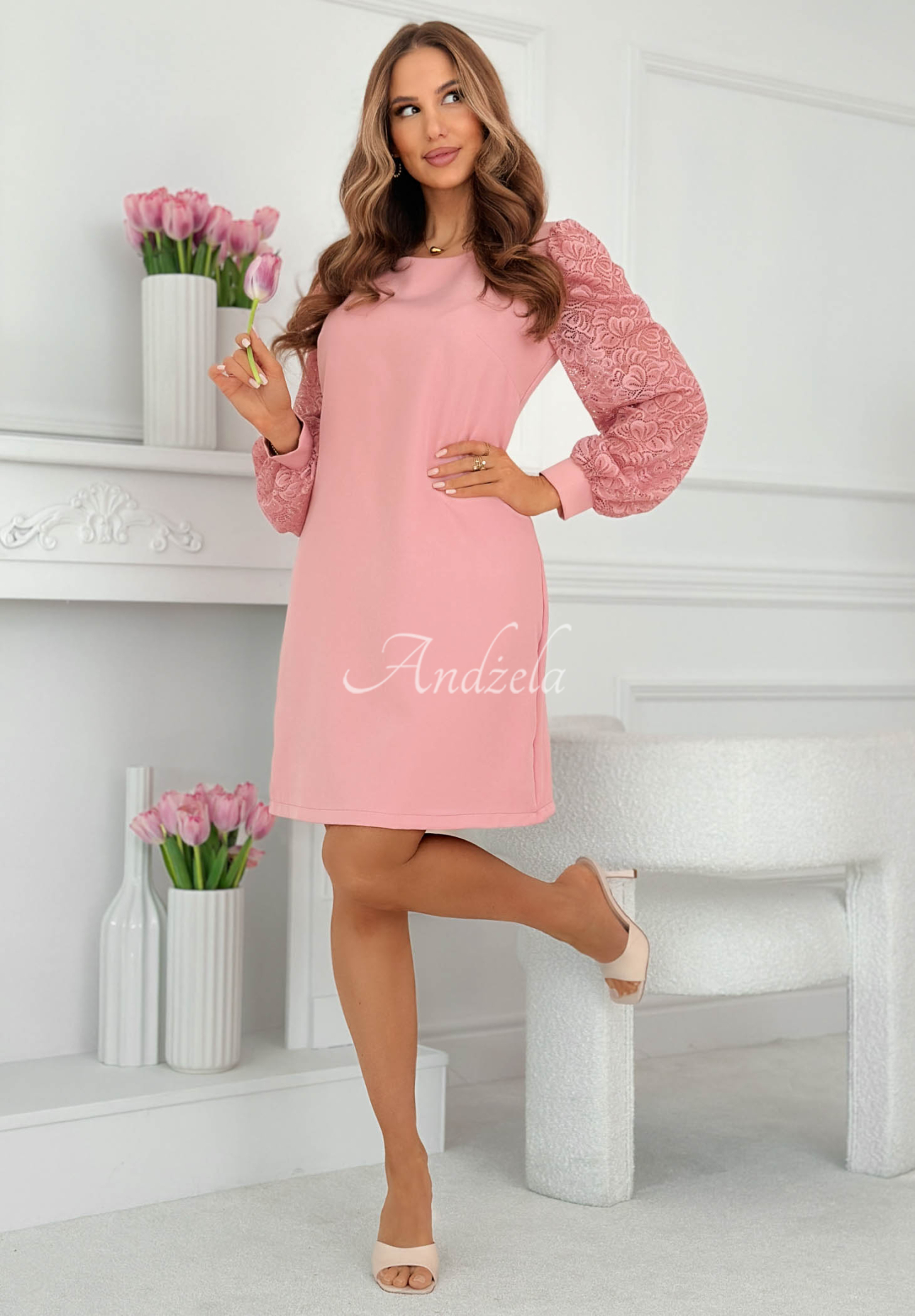 Šaty s krajkovými rukávy Daniela pudrová růžová