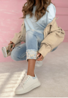 Kalhoty džínové  mom fit z naszywkami Come Back Again světle modré