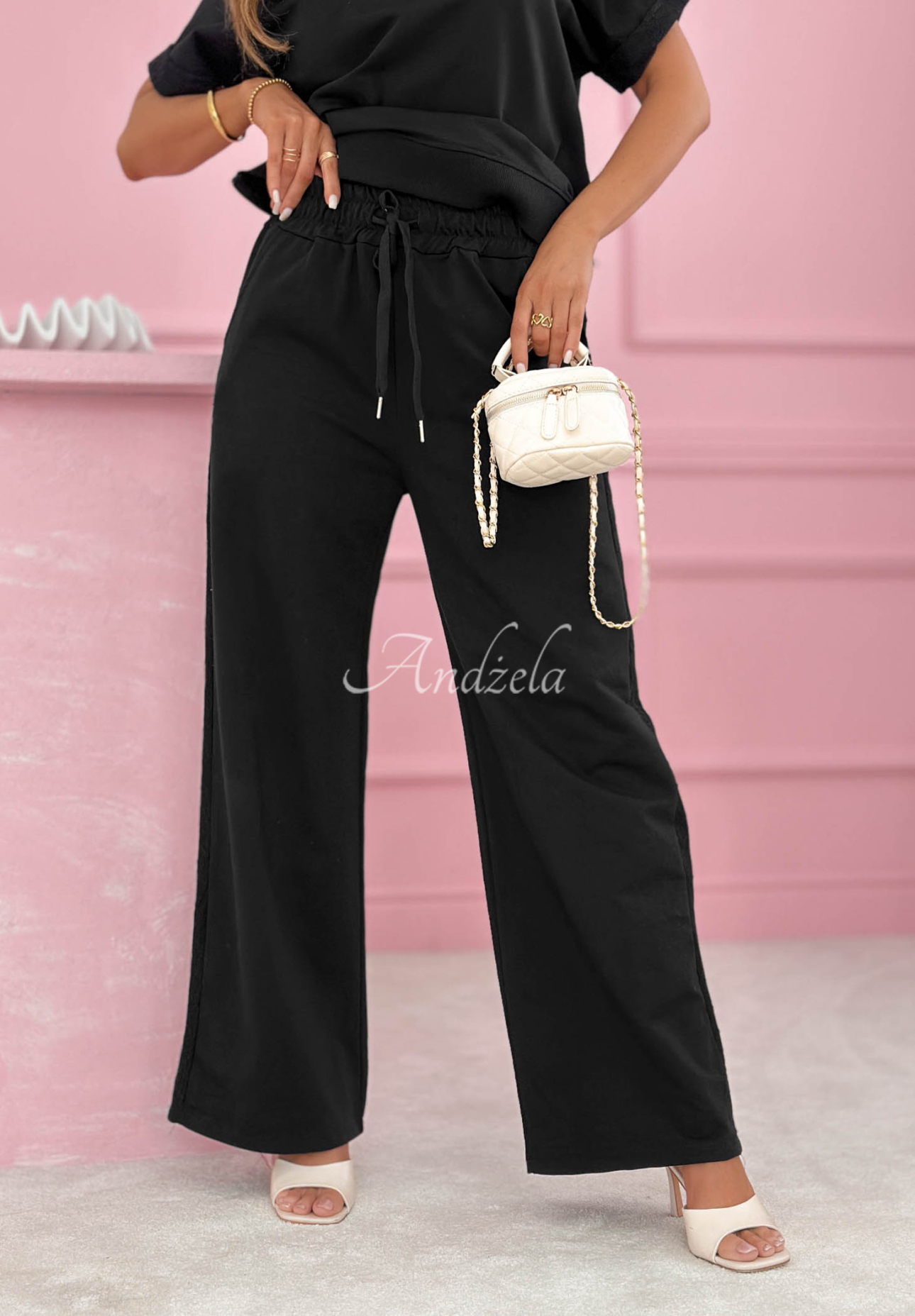 Bavlněná tepláková souprava s krajkou Lacy Actions Černé