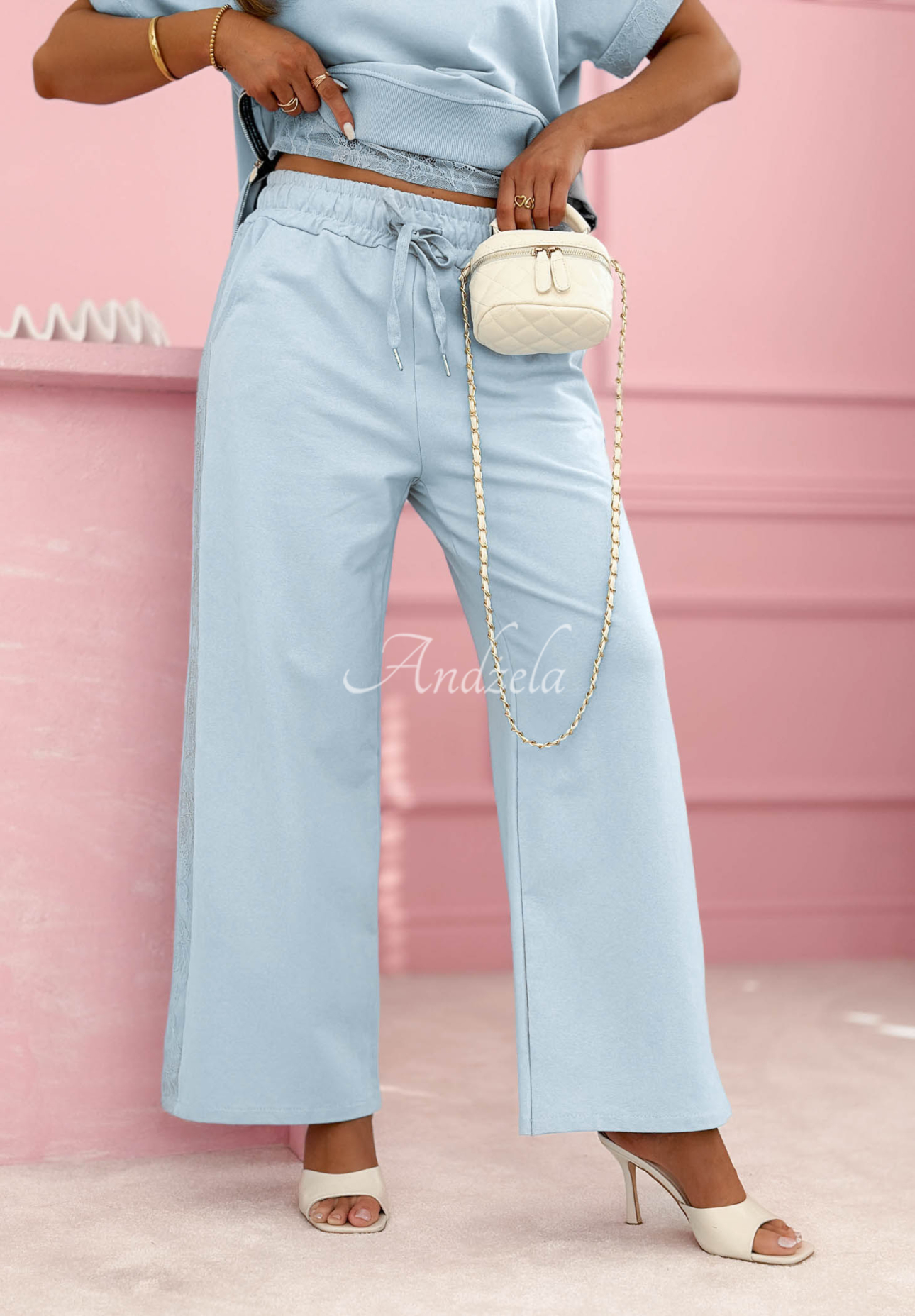 Bavlněná tepláková souprava s krajkou Lacy Actions blankytný