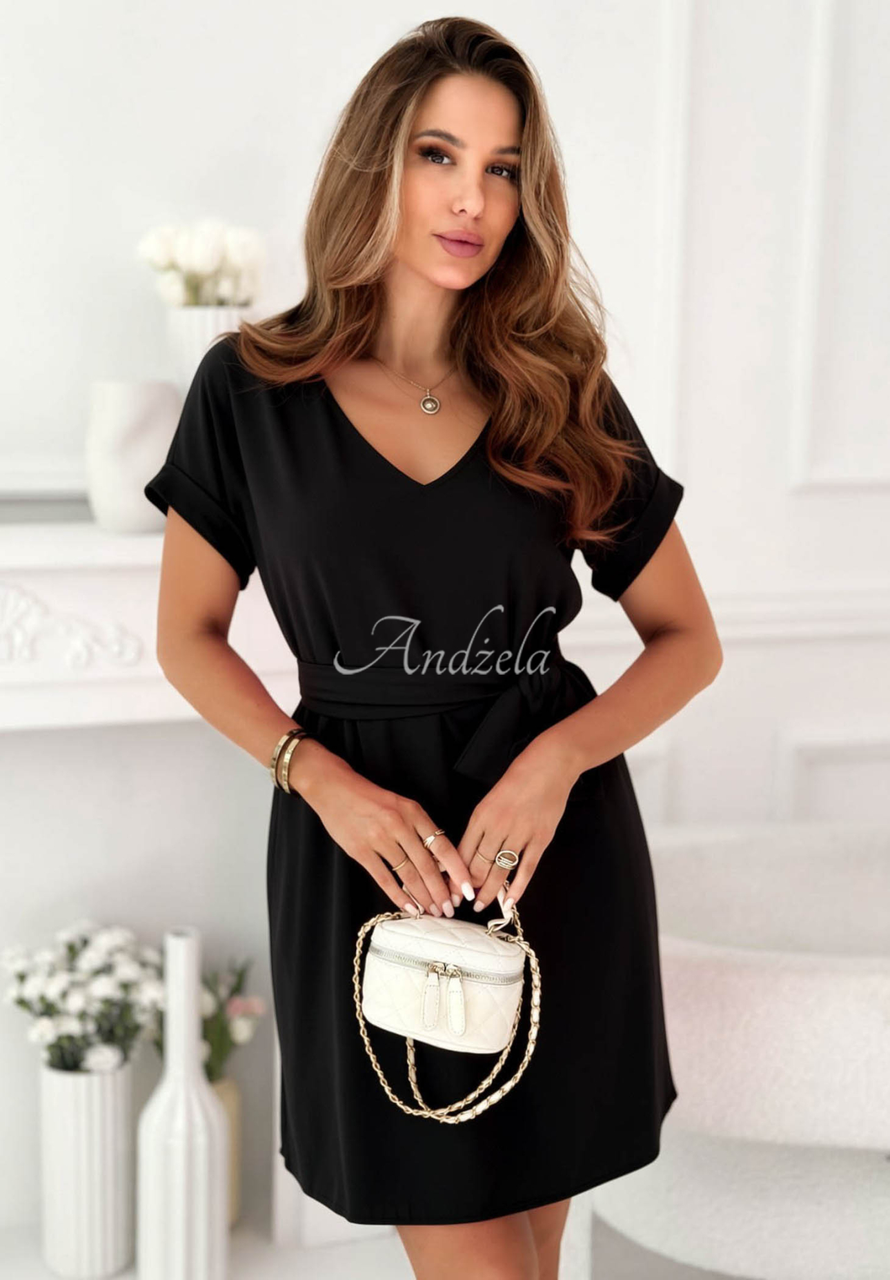 Mini šaty s květem a viskózou Petal Romance černá