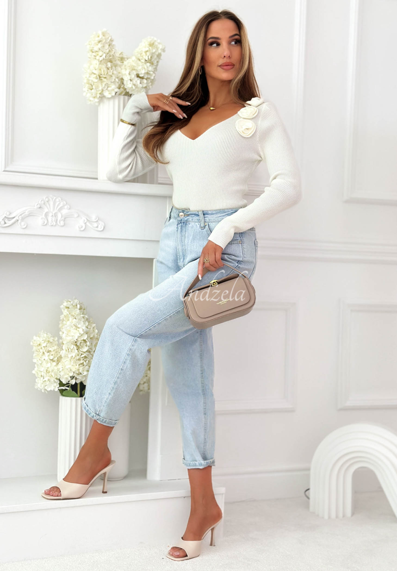 Žebrovaná halenka s dlouhým rukávem s růžemi z viskózy Rosavelle ecru