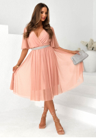 Tiulowa Šaty midi z paskiem Lace Vibes pudrová růžová