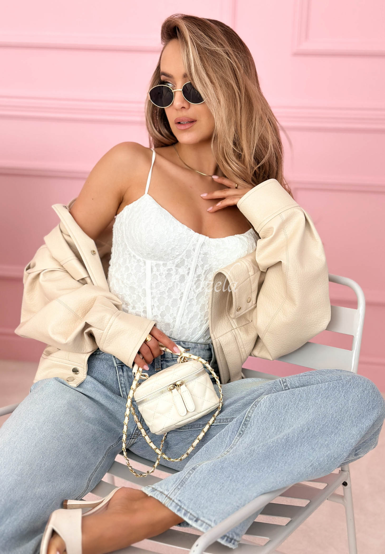 Korzetový krajkový top na ramínkách Sunny Lace Bílá