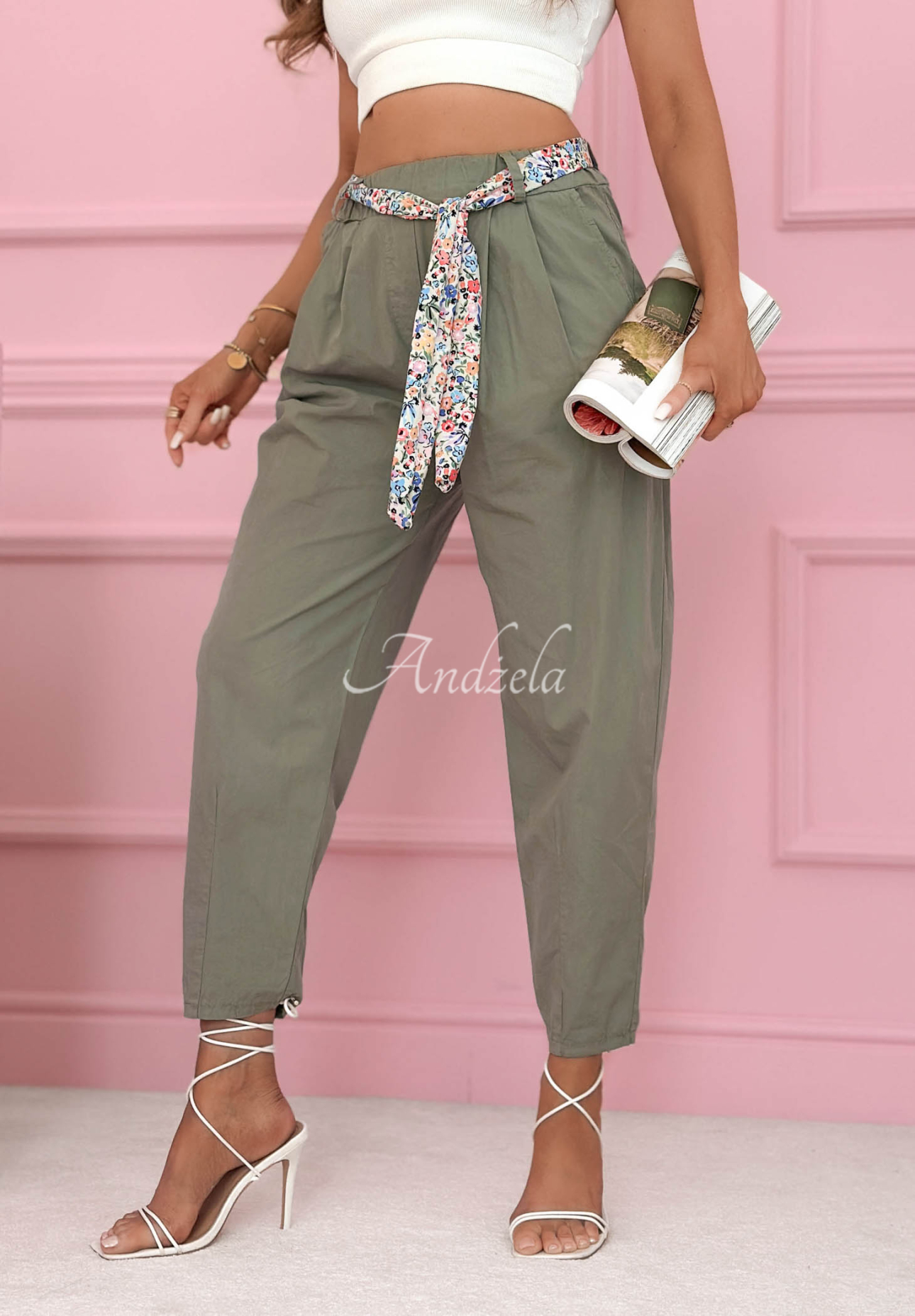 Bavlněné kalhoty s páskem Soft Blossom khaki