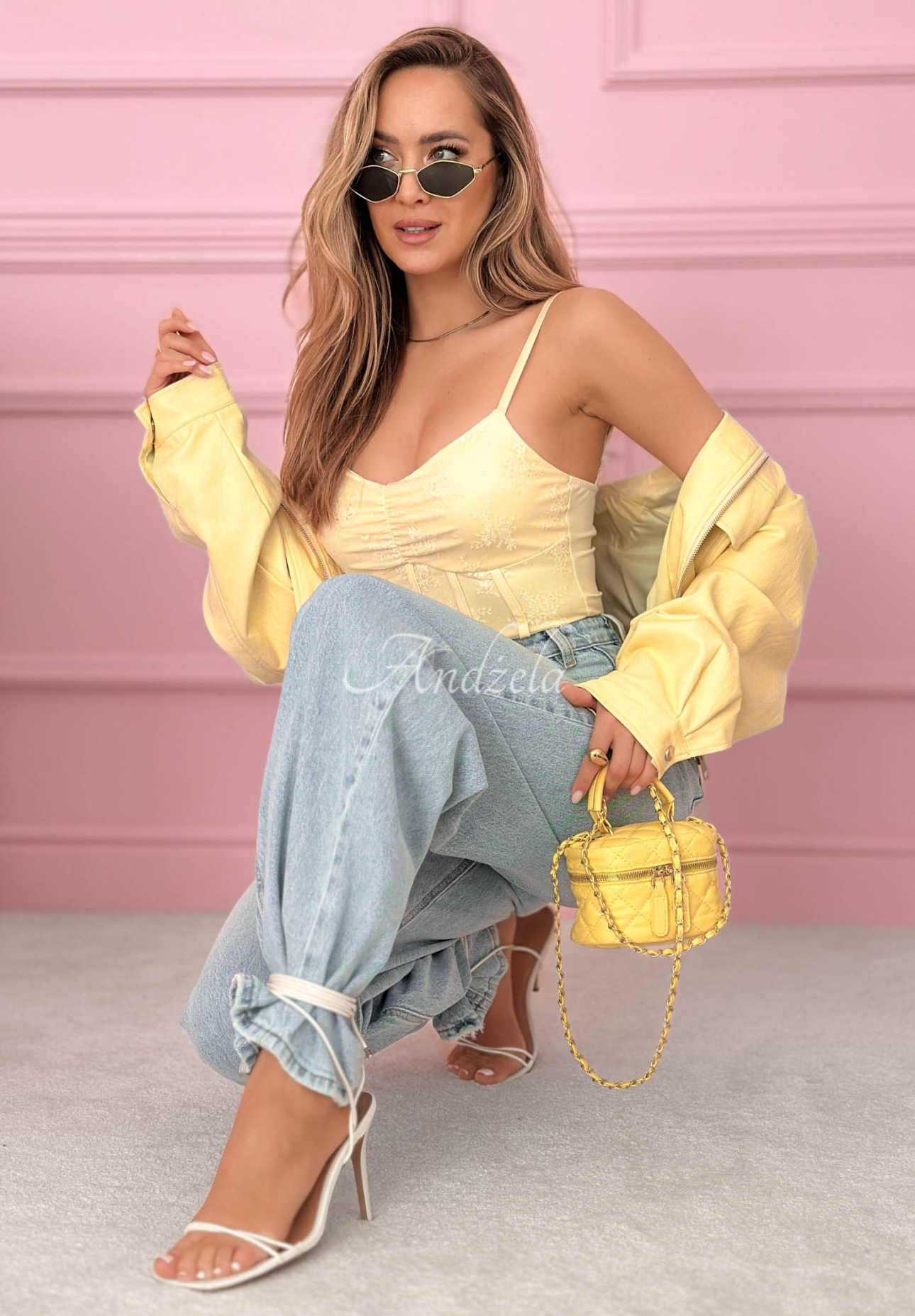 Korzetový top na ramínka Hello Beautiful žlutá