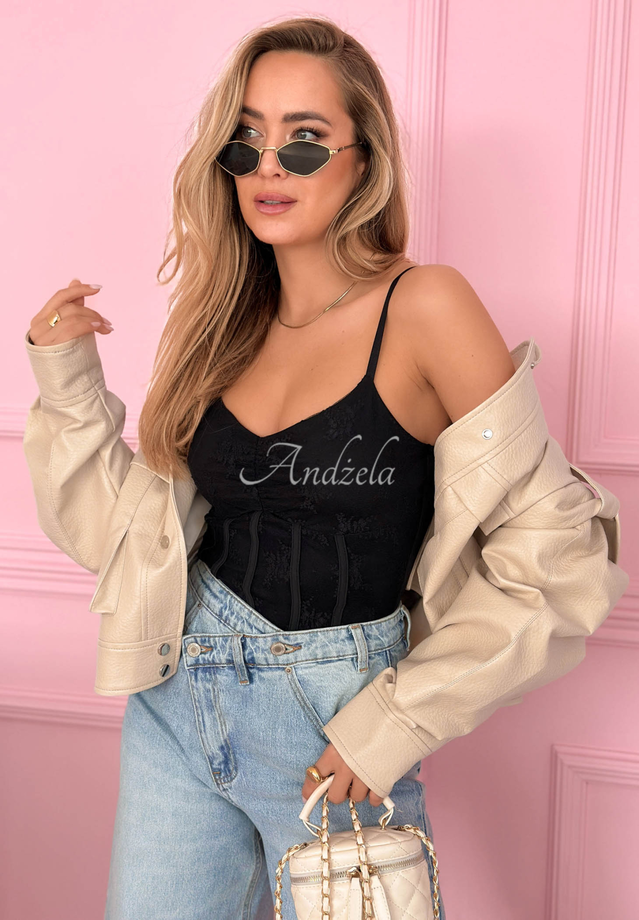 Korzetový top na ramínka Hello Beautiful Černé