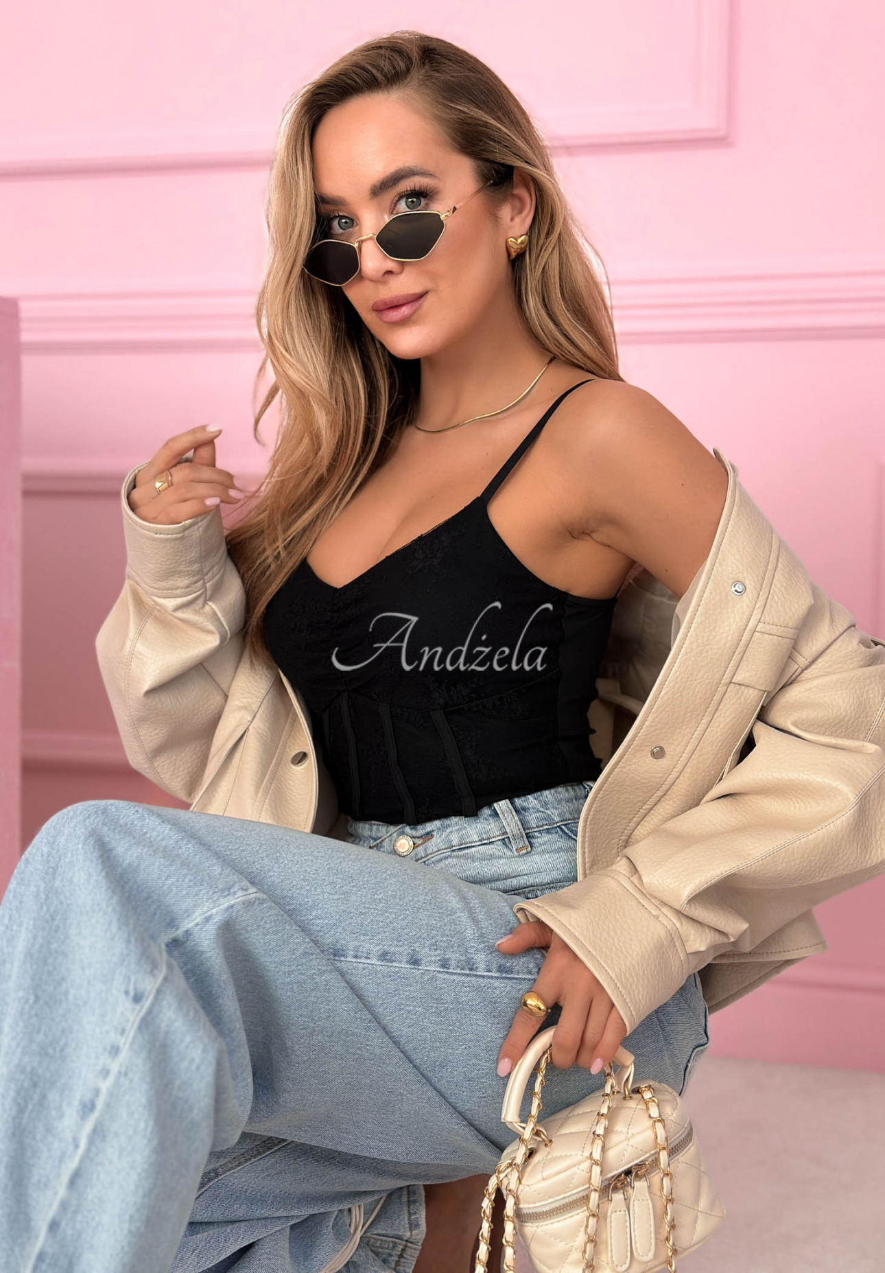 Korzetový top na ramínka Hello Beautiful Černé