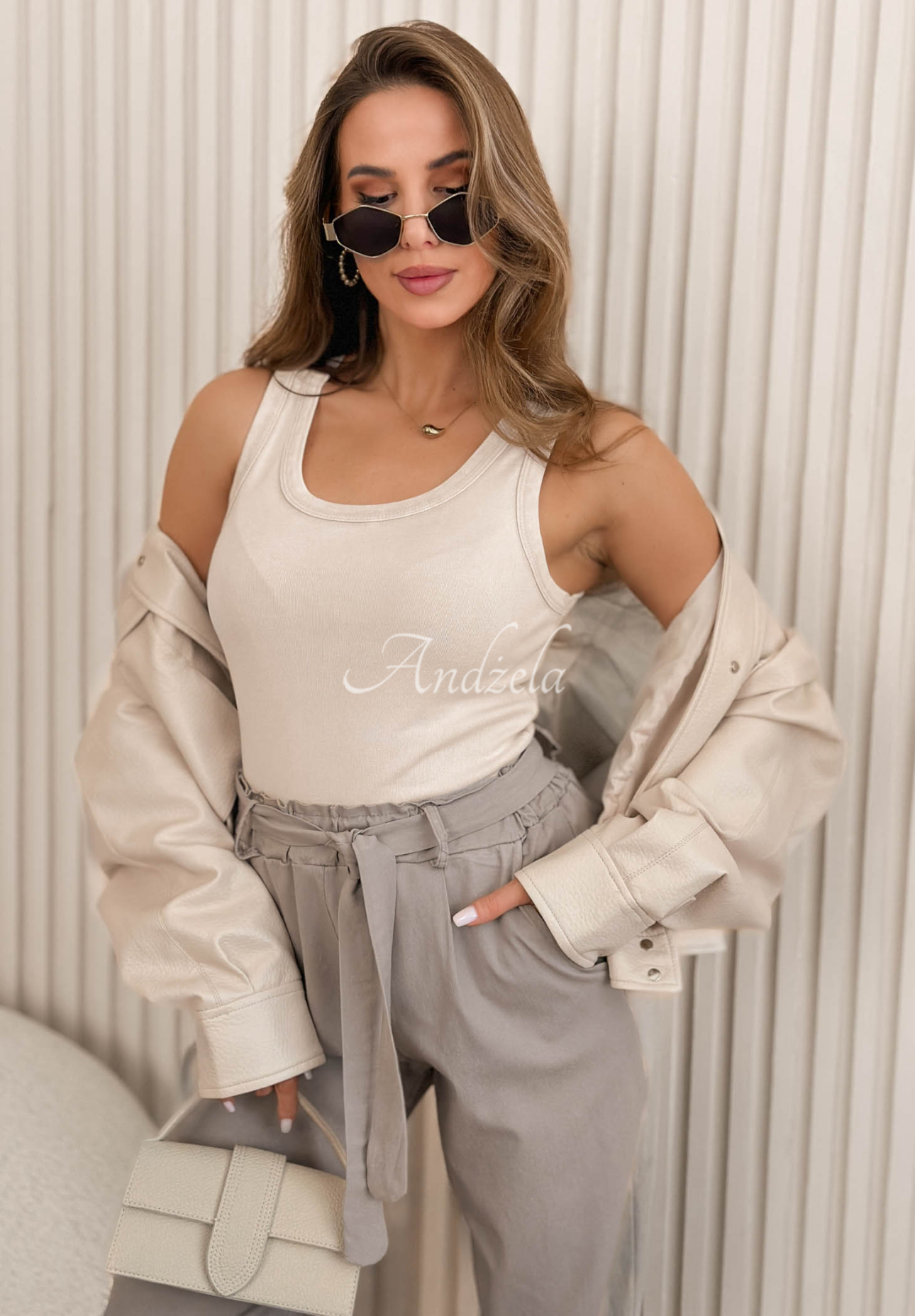 Bavlněný top s výstřihem Sunny Palm ecru