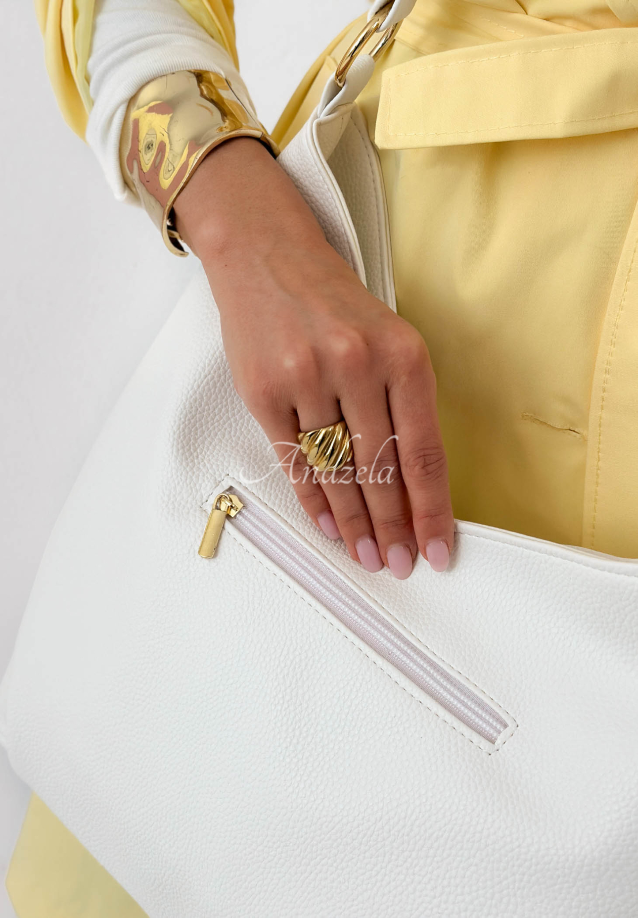 Kožená kabelka s přívěskem Arlette ecru