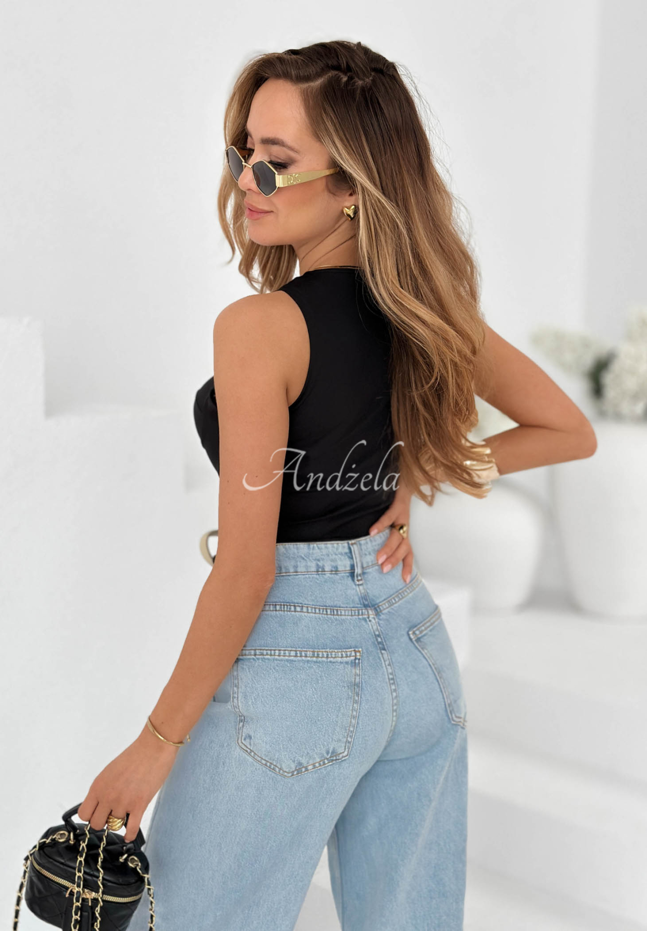 Top s chokerem Don’t Be Late Černé