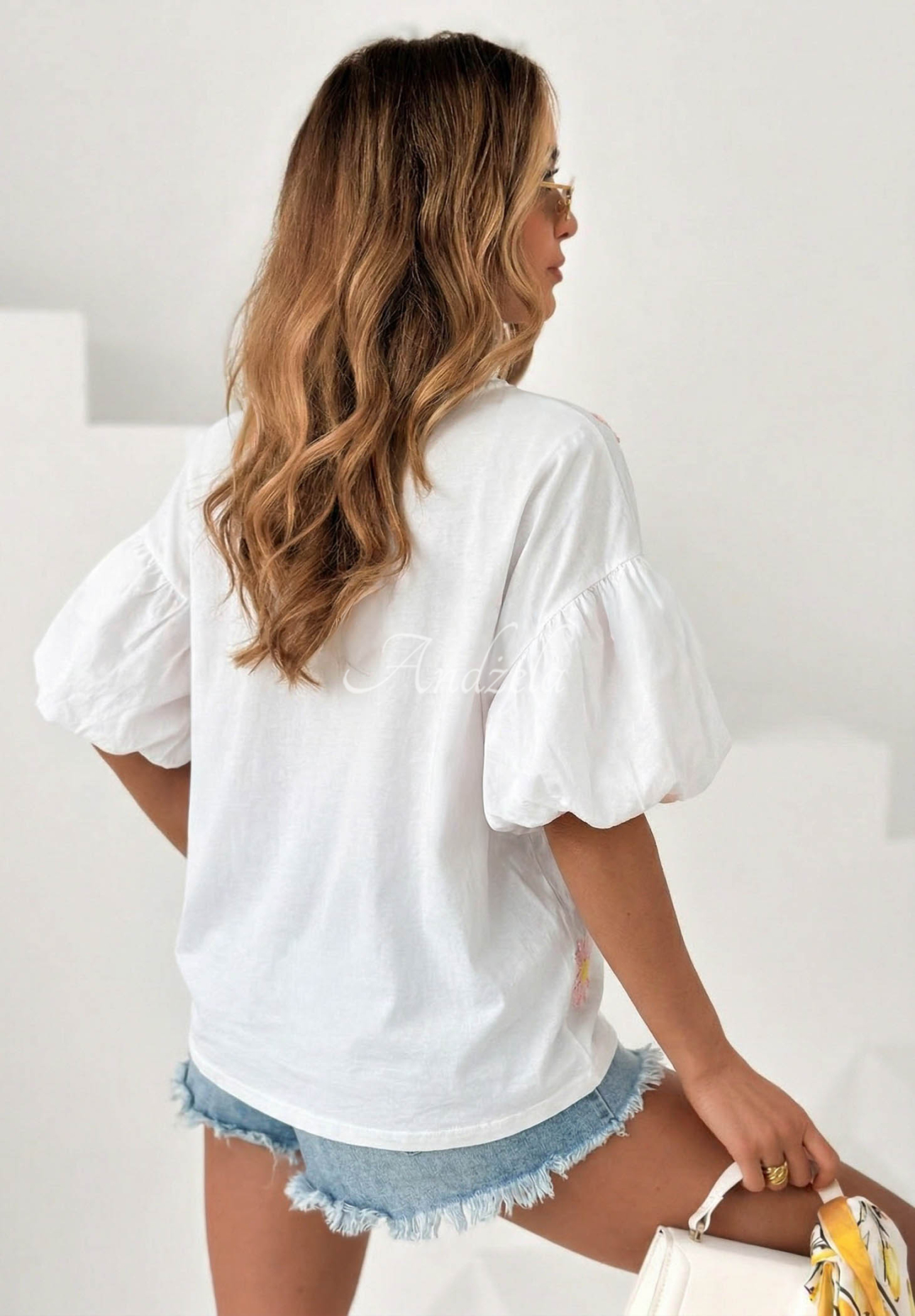 Bavlněná halenka s nabíranými rukávy a vyšívanými květinami Sweet Daisy Bílá