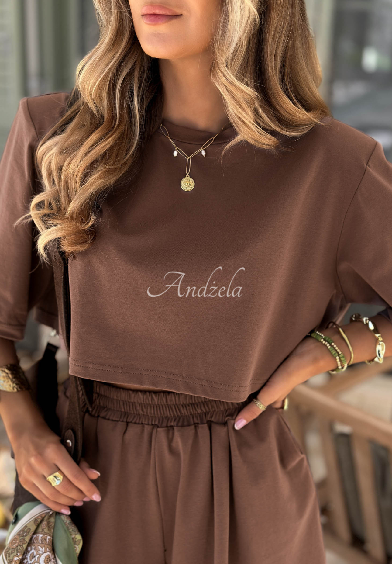 Bavlněné tričko s vycpávkami Viva Oliva čokoládový