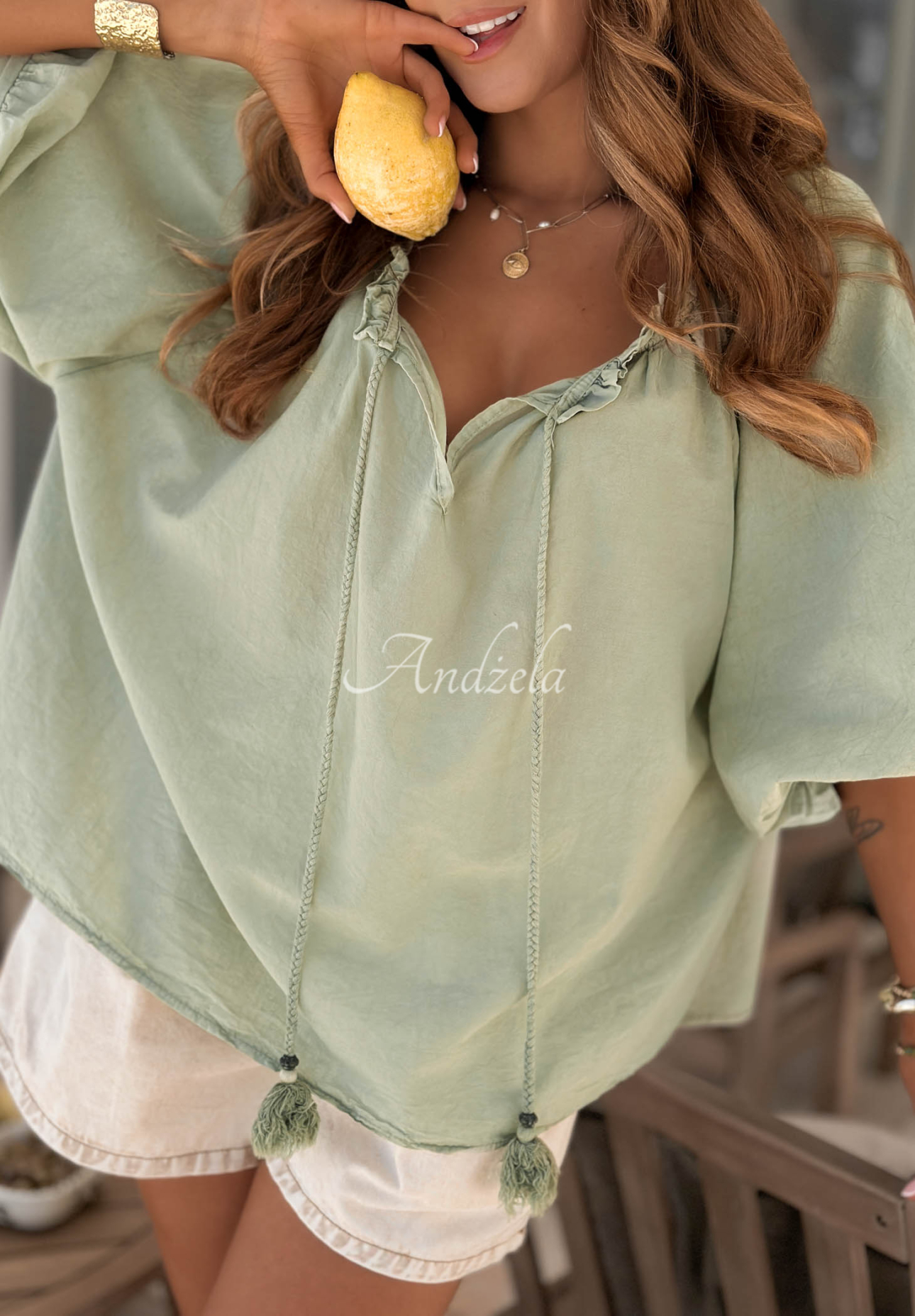 Bavlněná halenka s nabíranými rukávy a vázáním u výstřihu Bellanova pistáciová