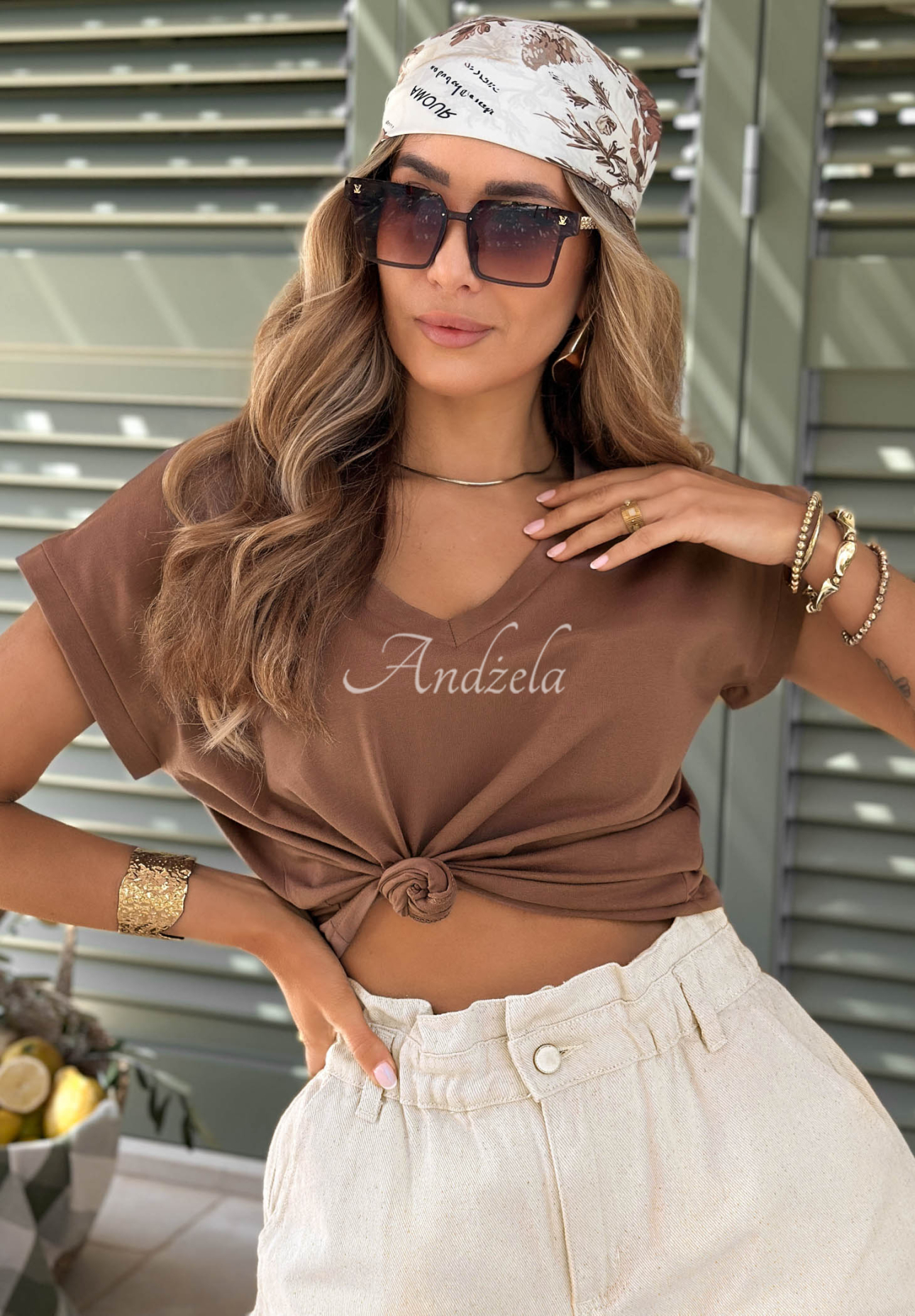 Tričko V-neck čokoládový