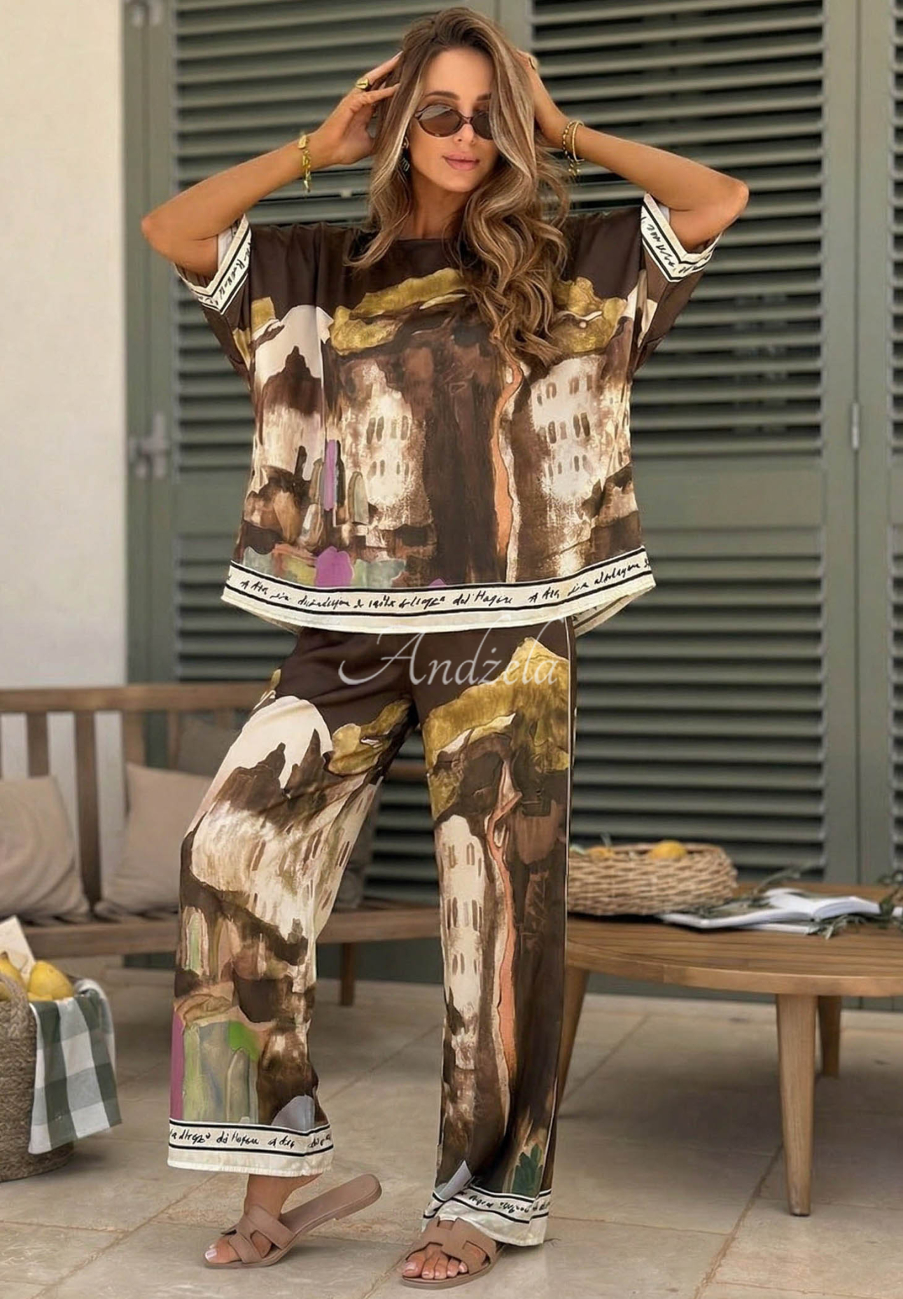 Saténová viskózová souprava halenka a kalhoty se vzory Riviera Glow čokoládový
