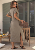 Šaty z dekoltem Your Own Life čokoládová