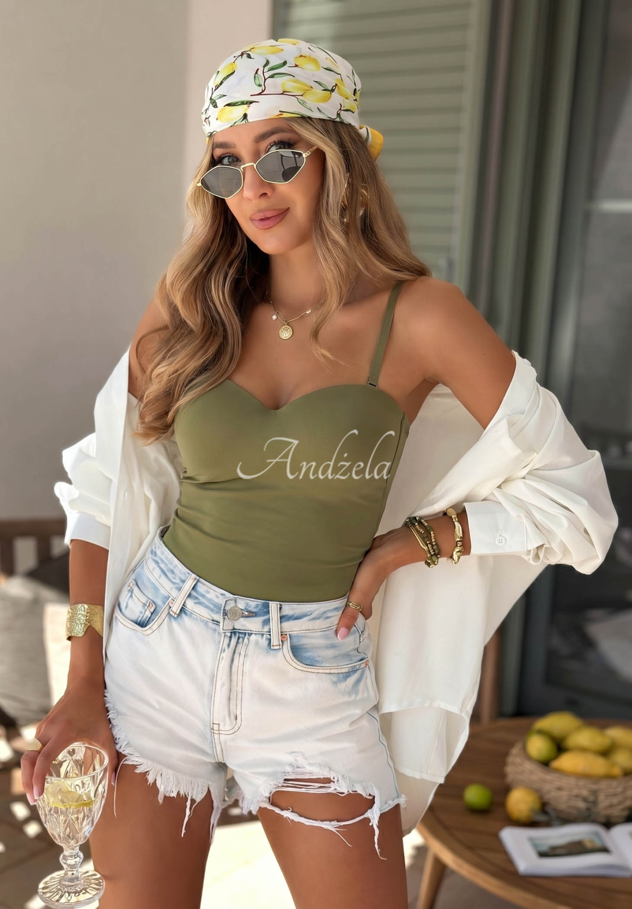 Krátký top na ramínka Basic Feelings olivový