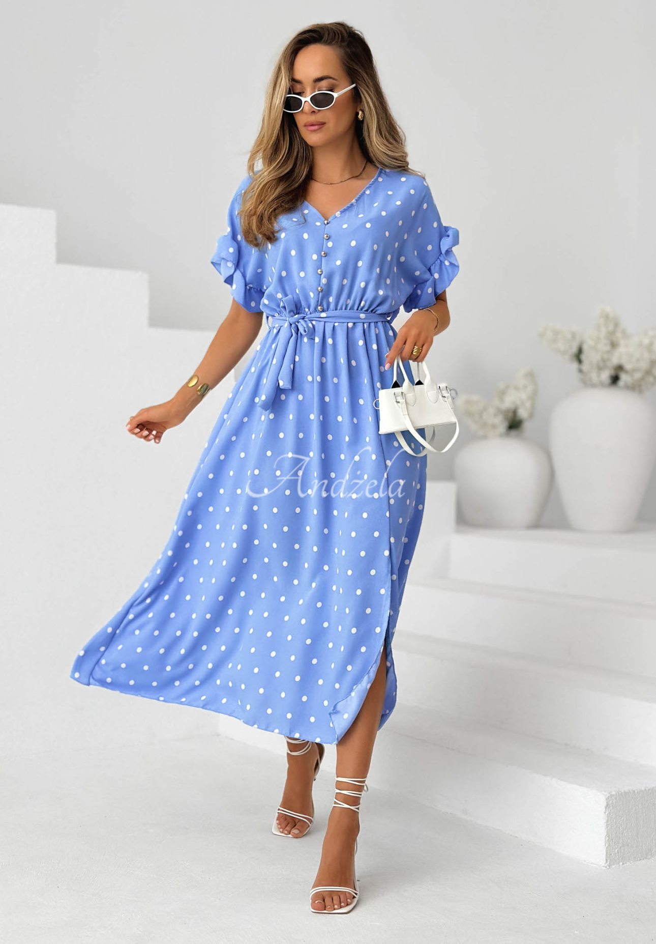 Šaty s puntíky s páskem a viskózou Take A Chance modrá